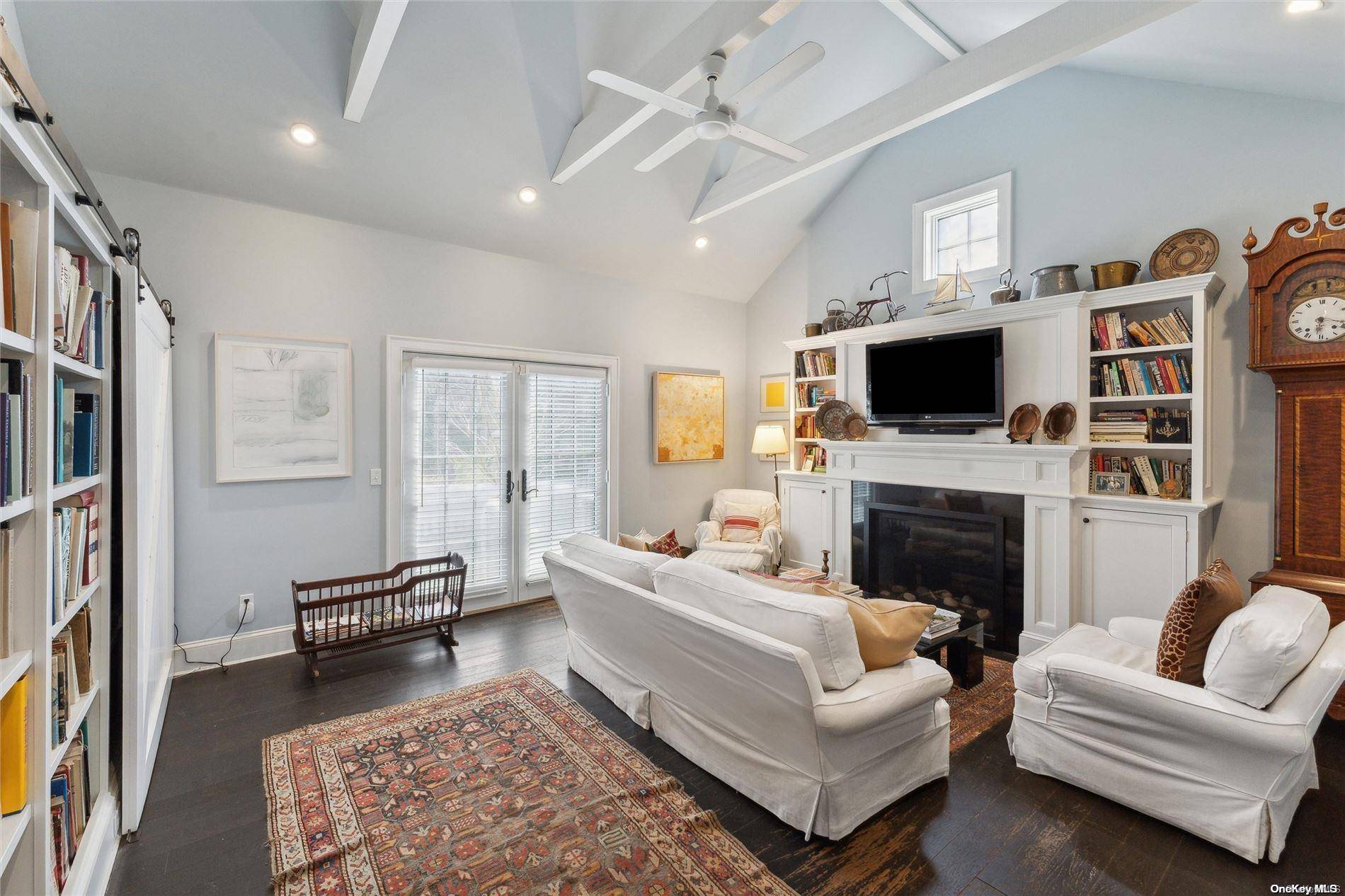 Westhampton Beach, NY 11978,17 Woodbridge LN