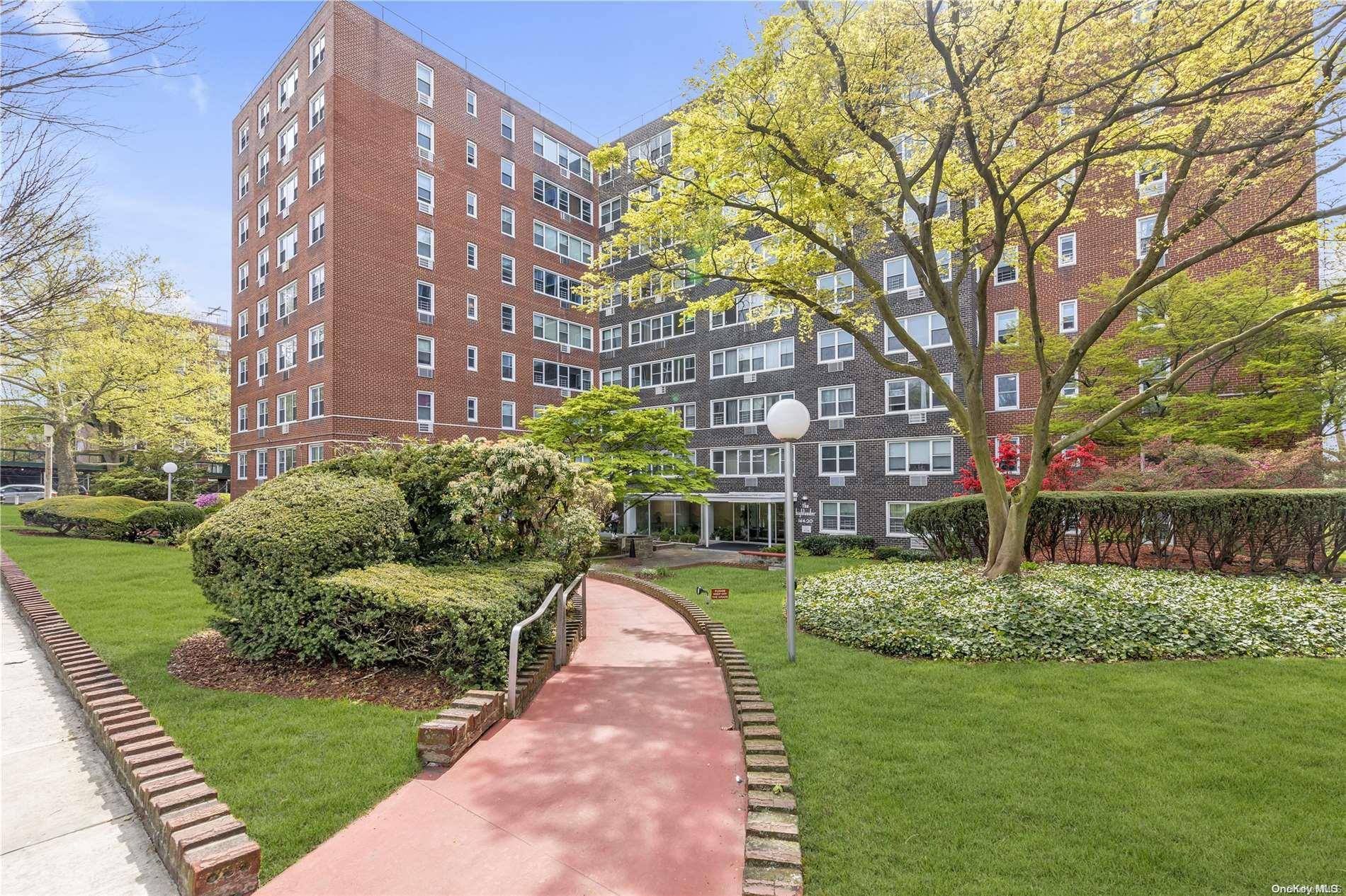 Jamaica, NY 11435,164-20 Highland AVE #3A