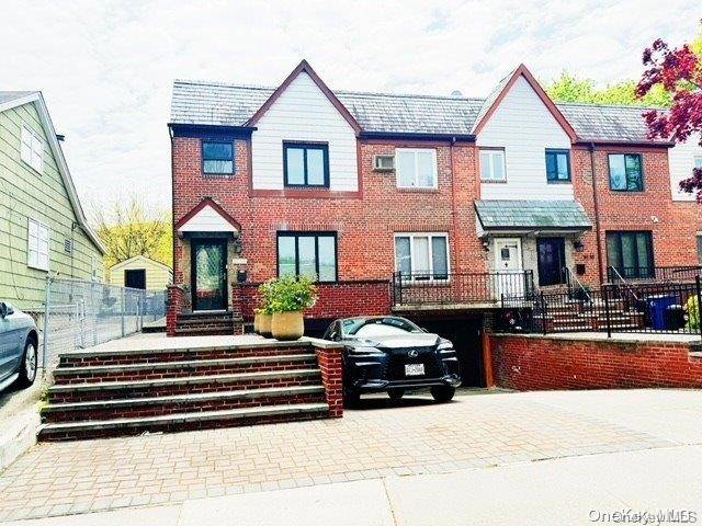 Rego Park, NY 11374,85-92 66 RD