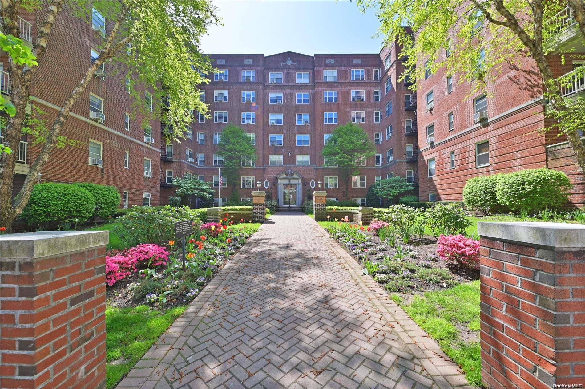 Forest Hills, NY 11375,113-14 72 Road #4k