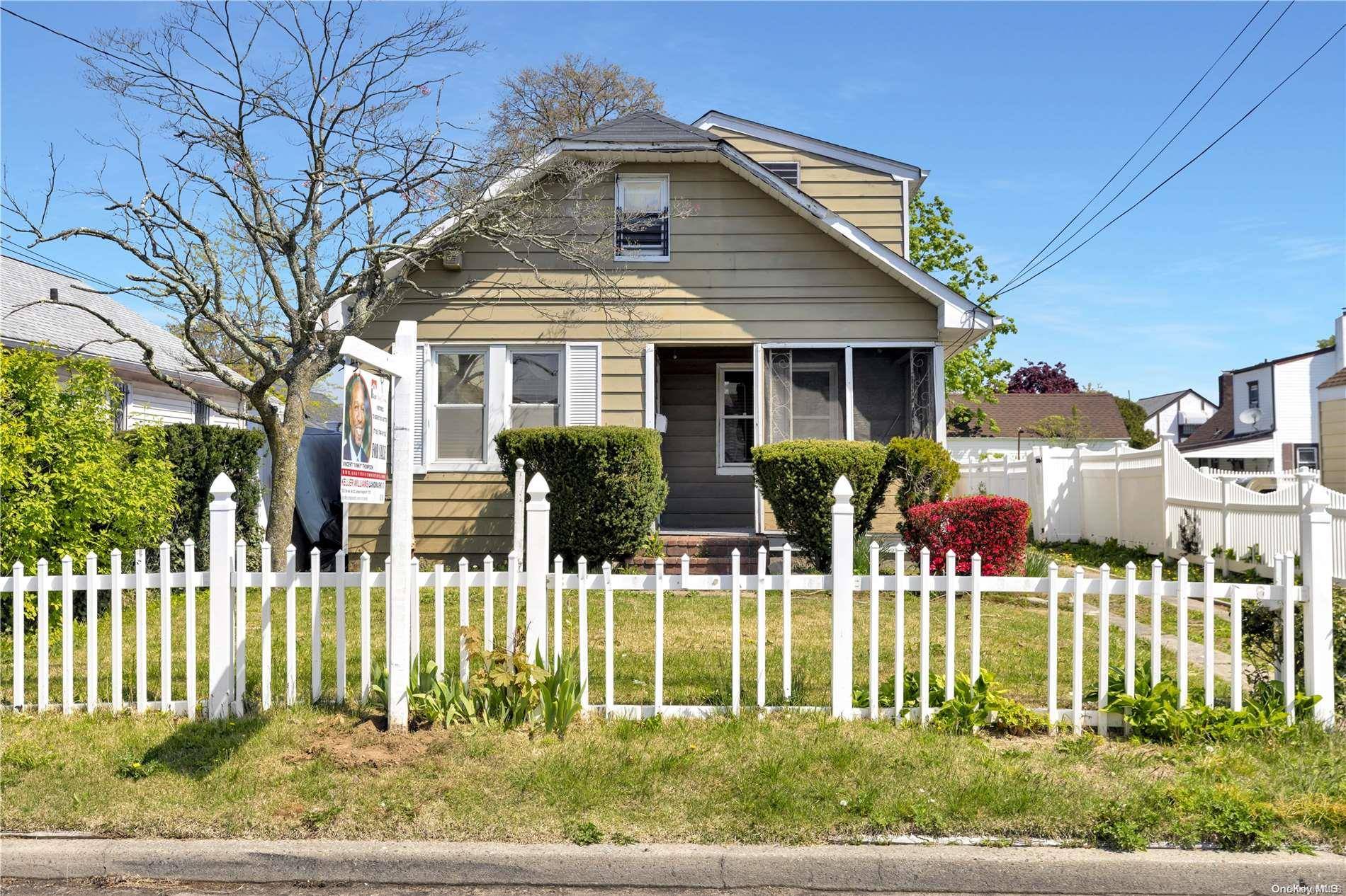 Roosevelt, NY 11575,110 W Roosevelt AVE