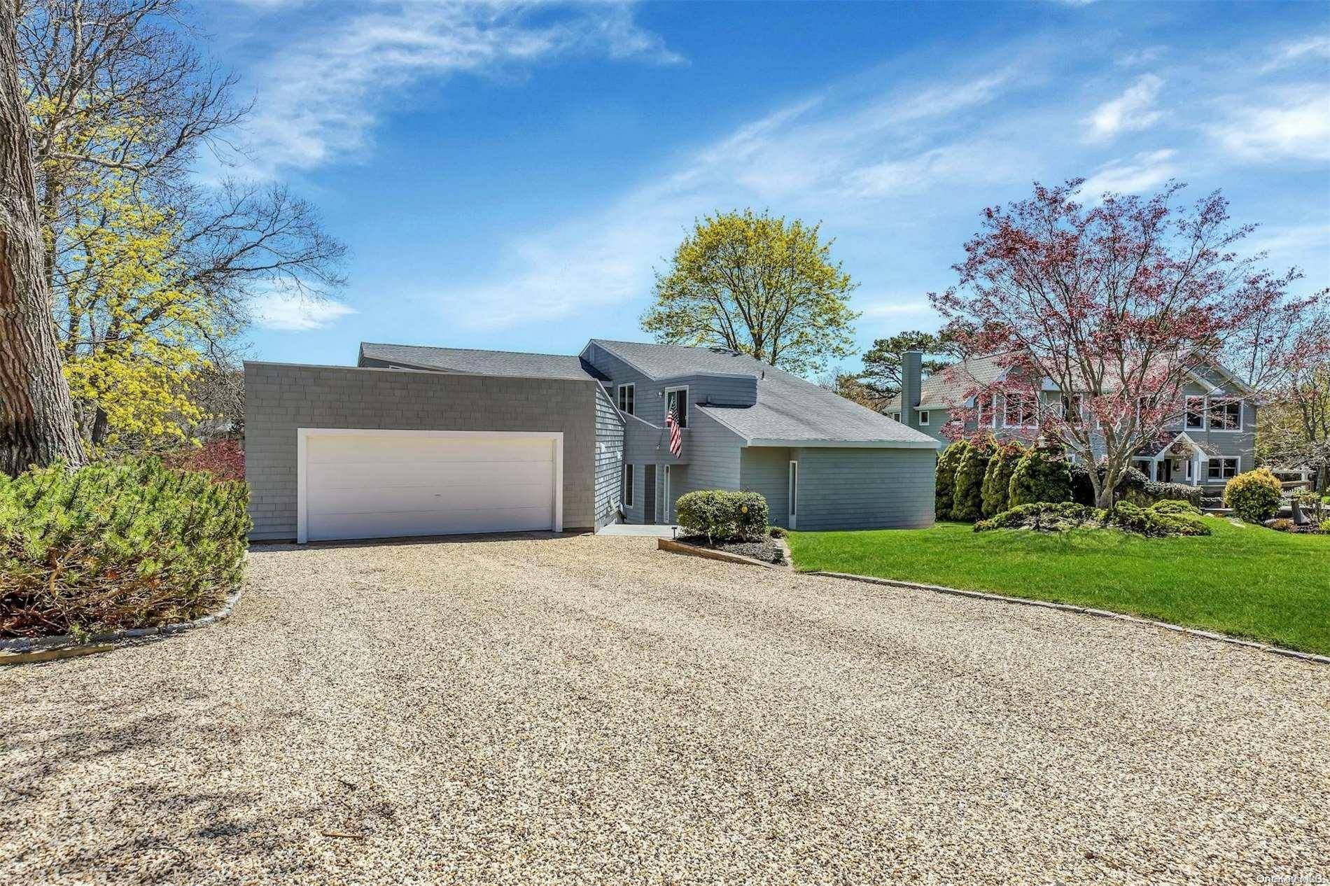 Hampton Bays, NY 11946,6 Bay View DR