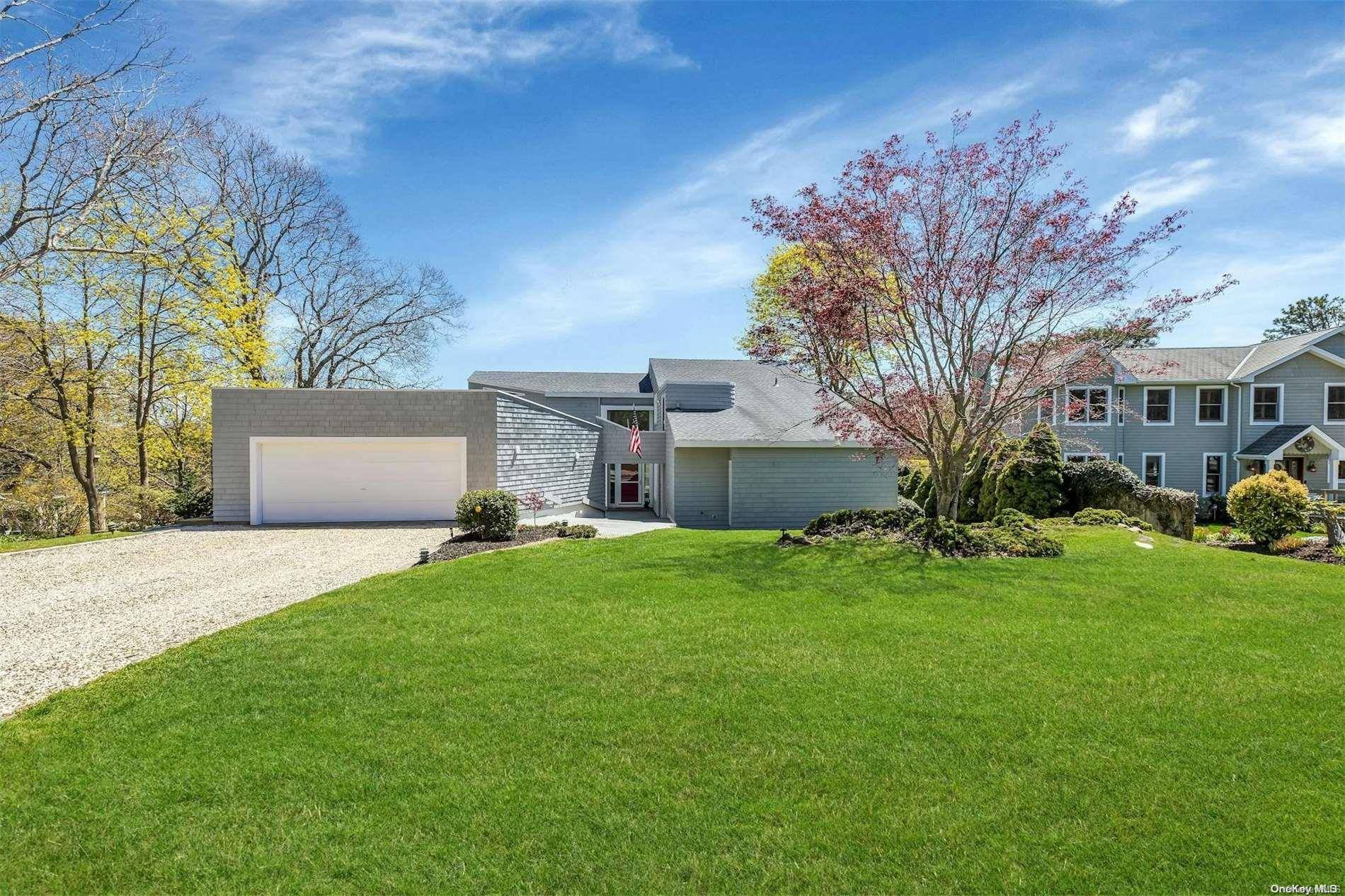 Hampton Bays, NY 11946,6 Bay View DR