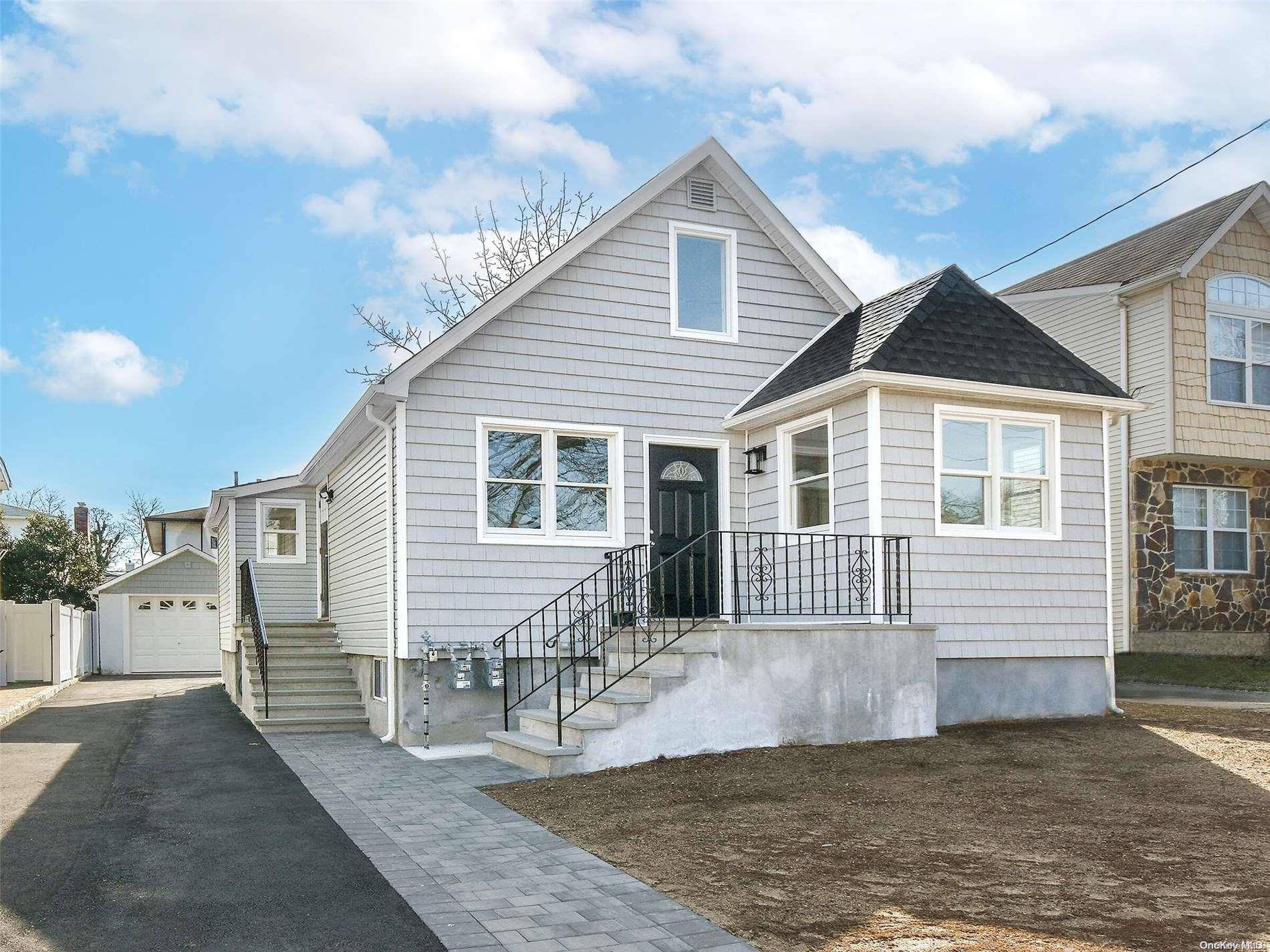 Port Washington, NY 11050,50 A Graywood RD