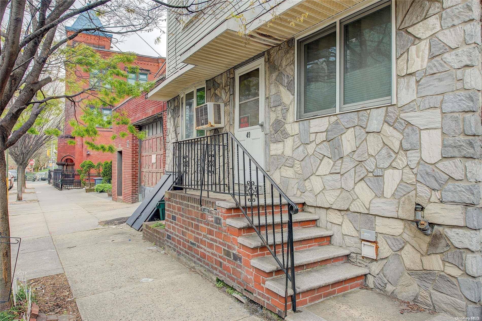 Greenpoint, NY 11222,49 Herbert ST