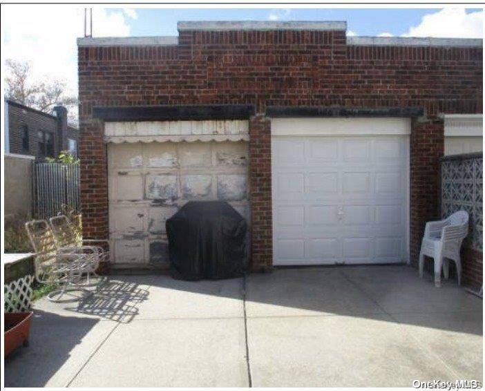 Astoria, NY 11105,43-14 21st AVE