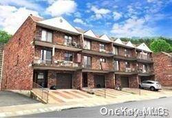 Douglaston, NY 11362,66-17 242 ST #2FL