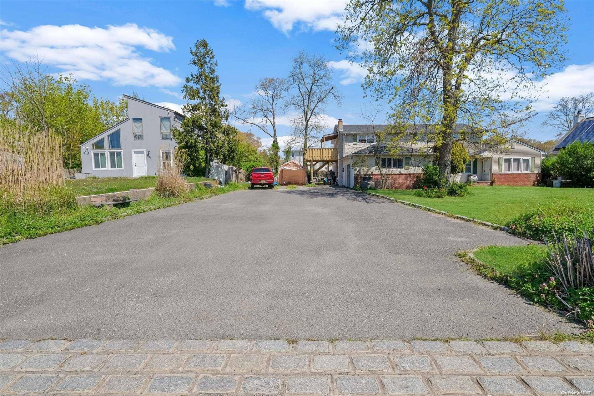 Shirley, NY 11967,87 Saint George DR