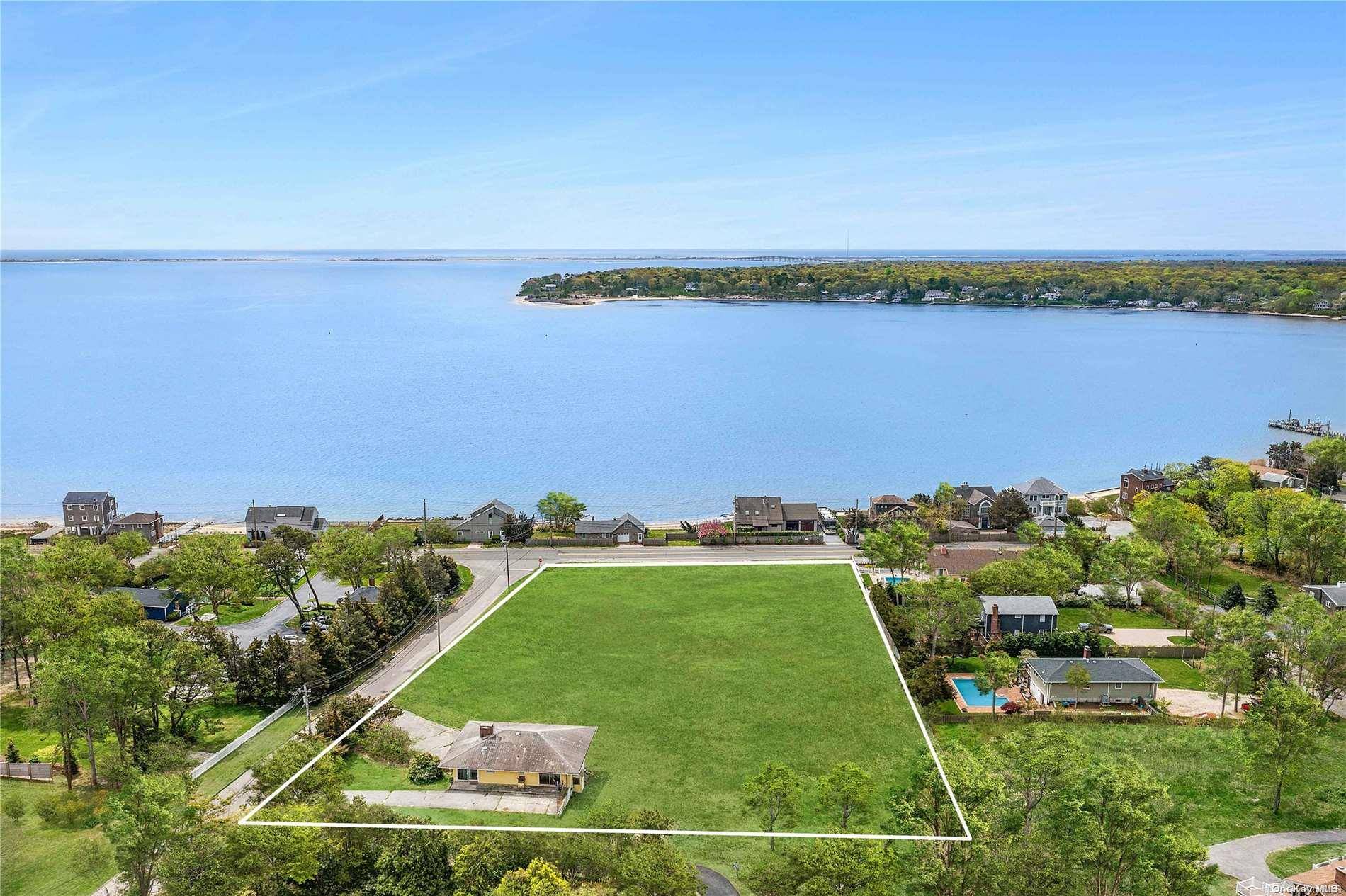 Hampton Bays, NY 11946,1 Oceanview RD