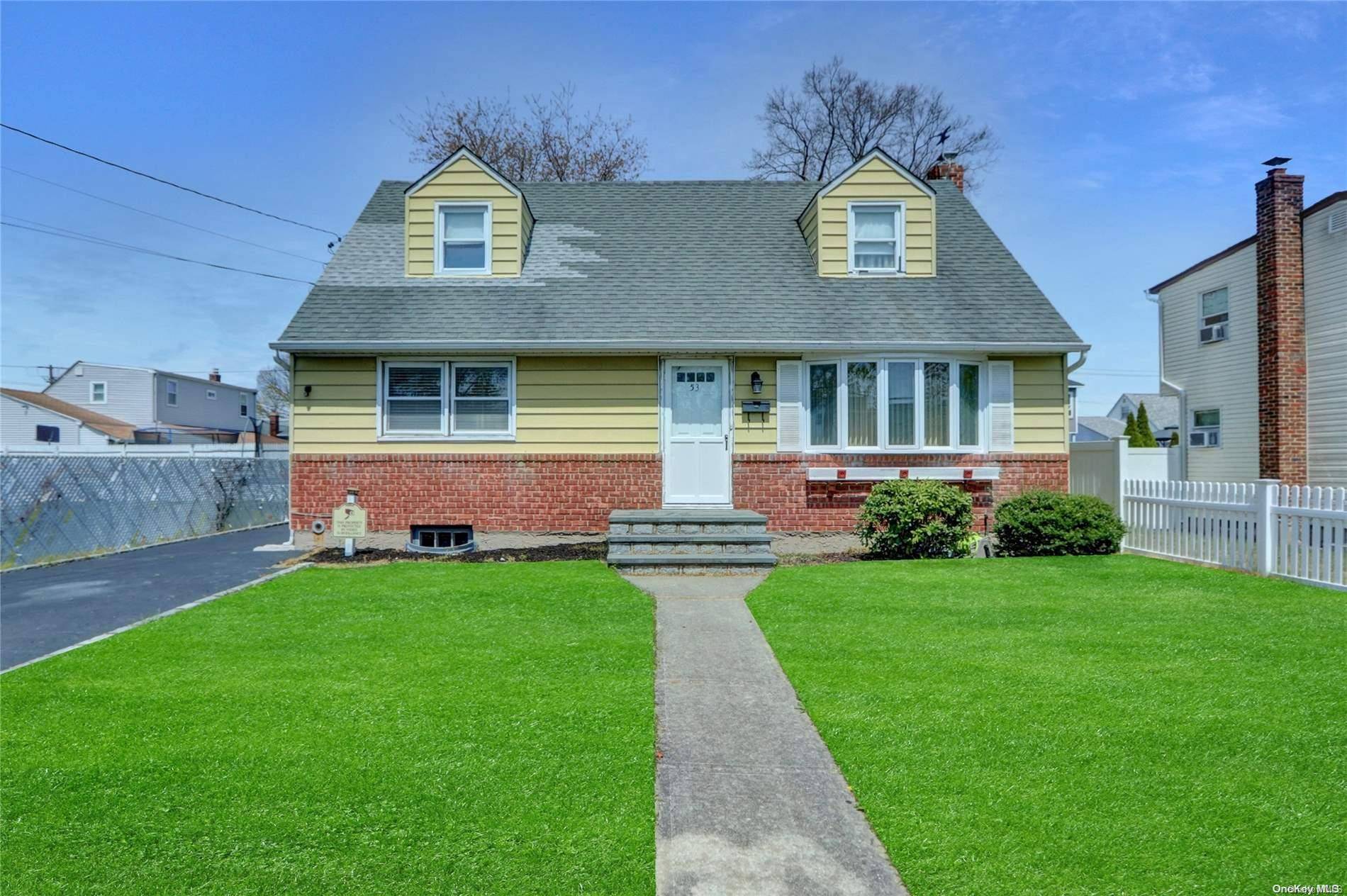 Copiague, NY 11726,53 34th ST