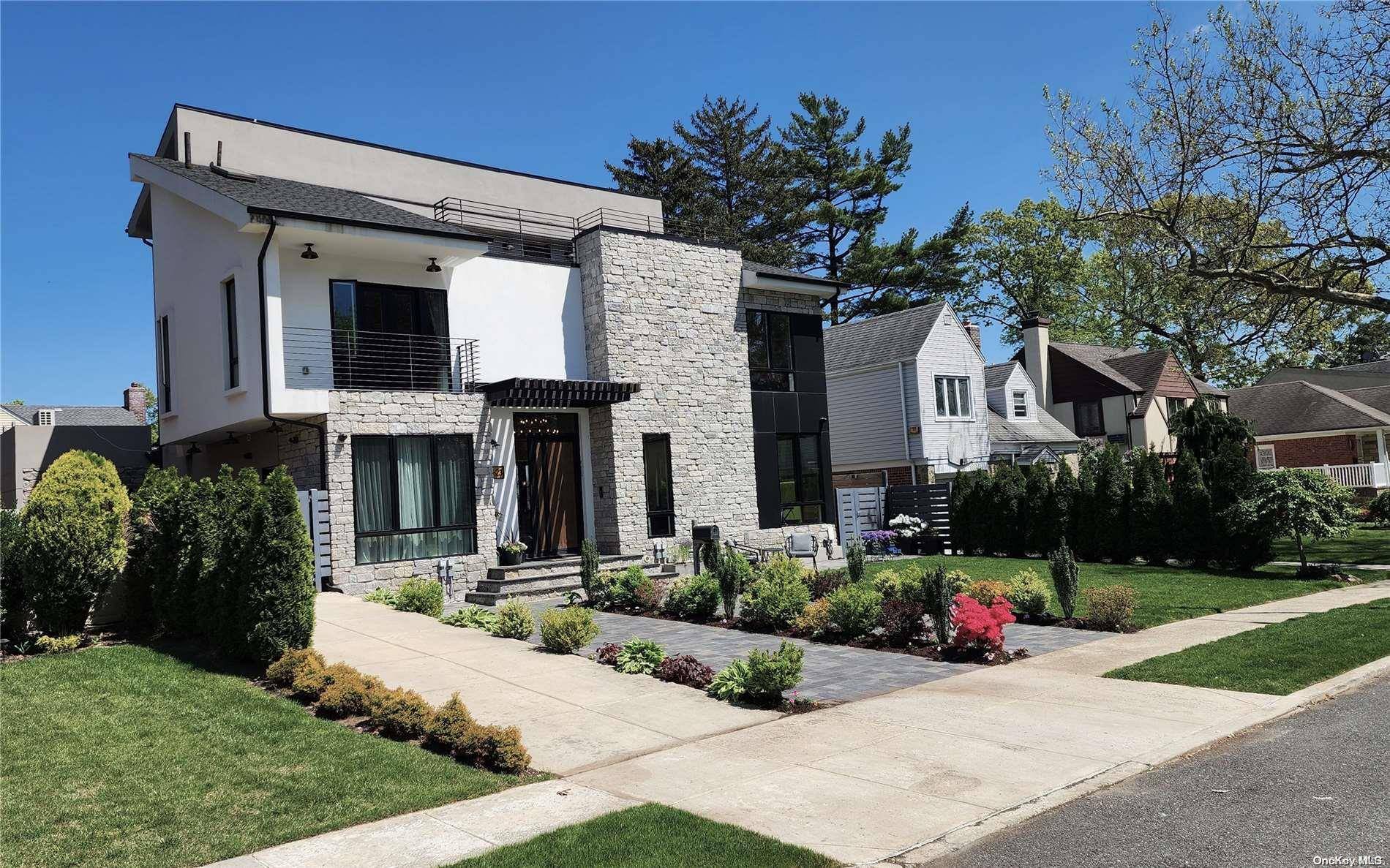 Hollis Hills, NY 11427,85-23 214th St