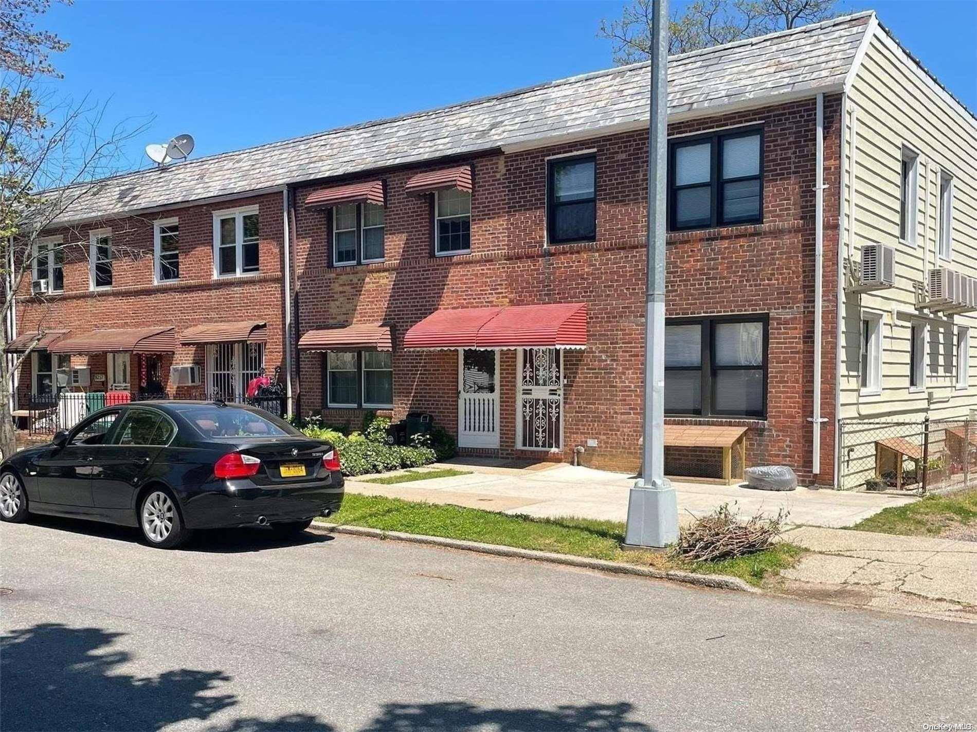 Bellerose, NY 11426,82-55 251st ST