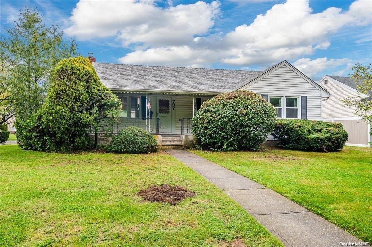 Wantagh, NY 11793,797 Park DR