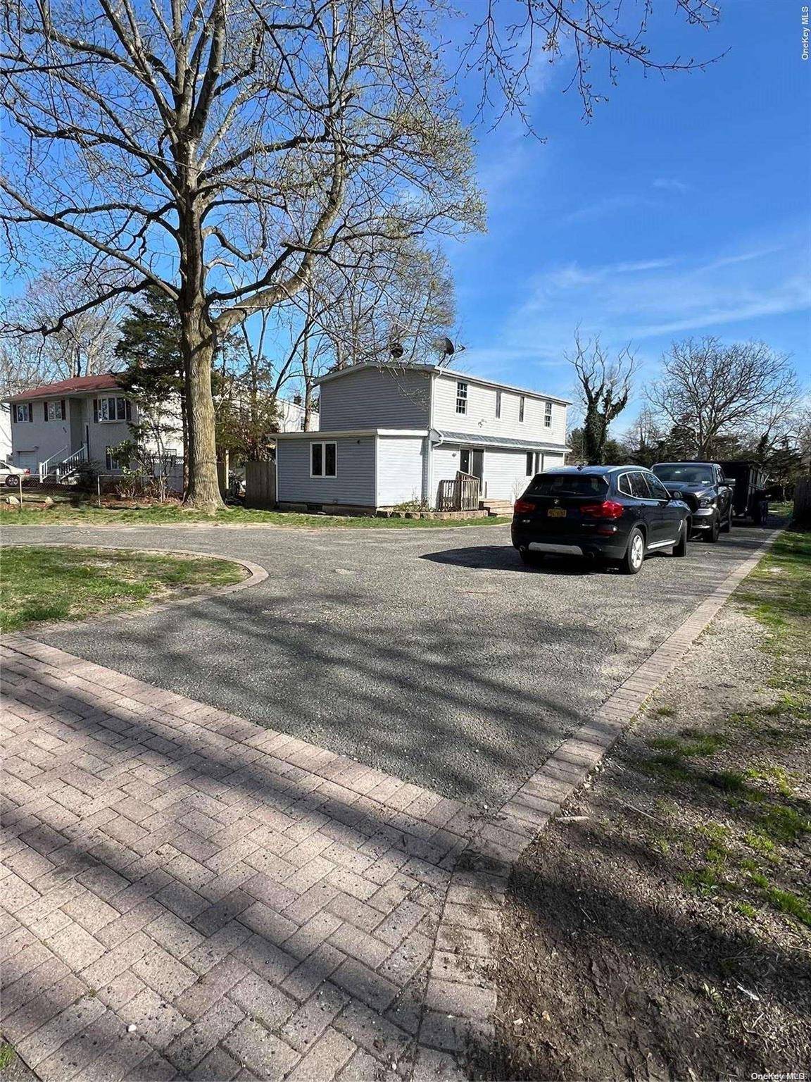 Central Islip, NY 11722,90 Bushwick AVE