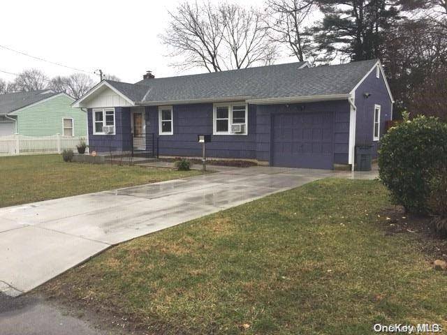 Wheatley Heights, NY 11798,16 Portland WAY