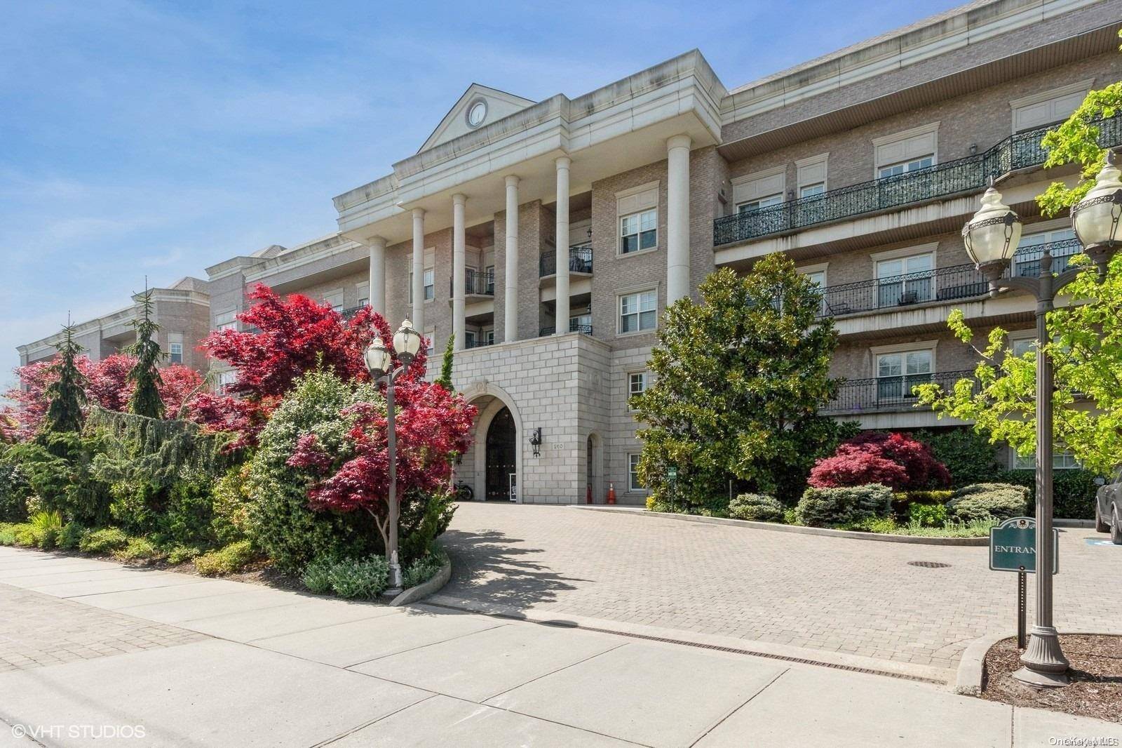 Lawrence, NY 11559,260 Central AVE #430