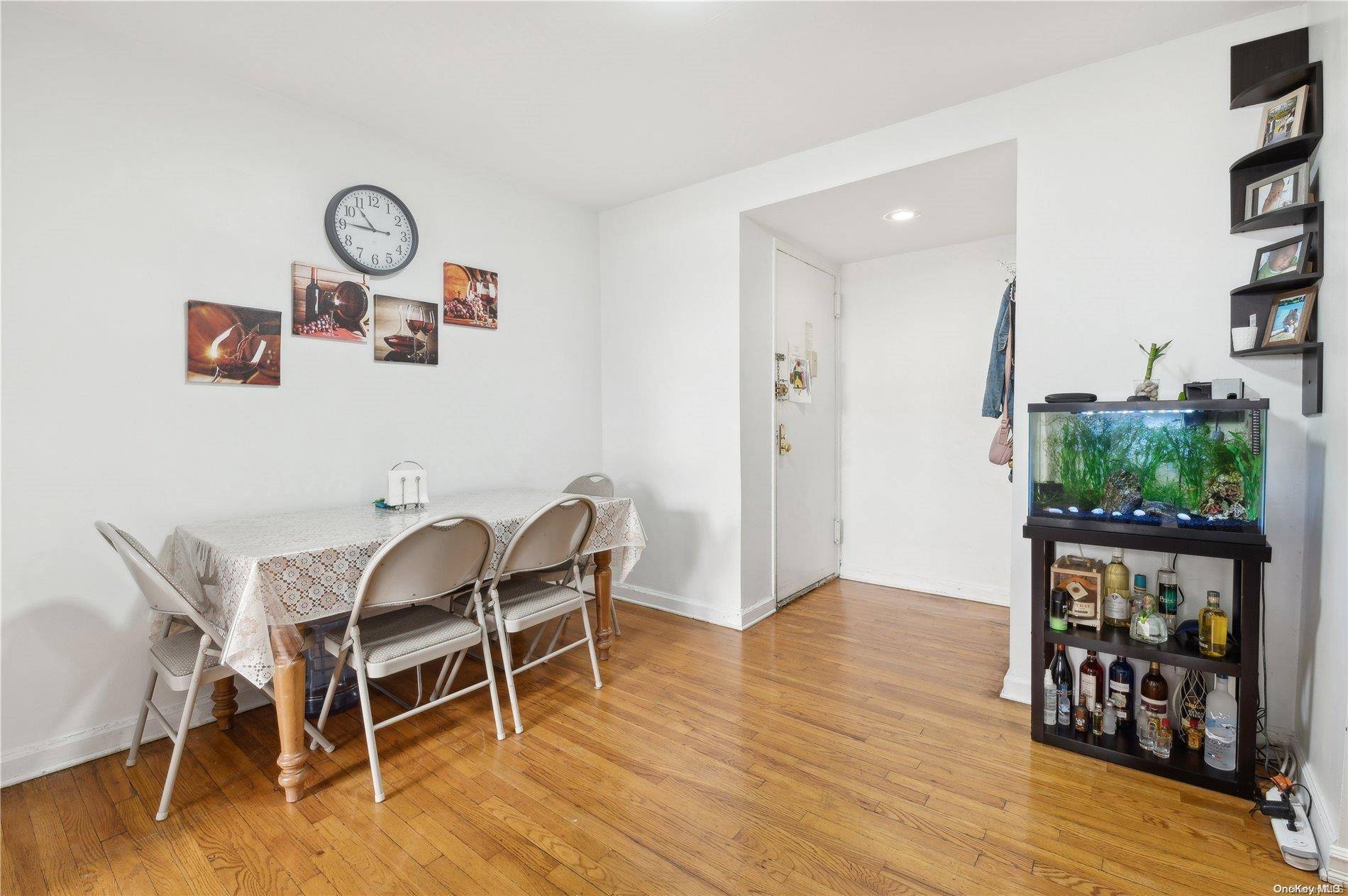 Elmhurst, NY 11373,51-33 Goldsmith ST #3G