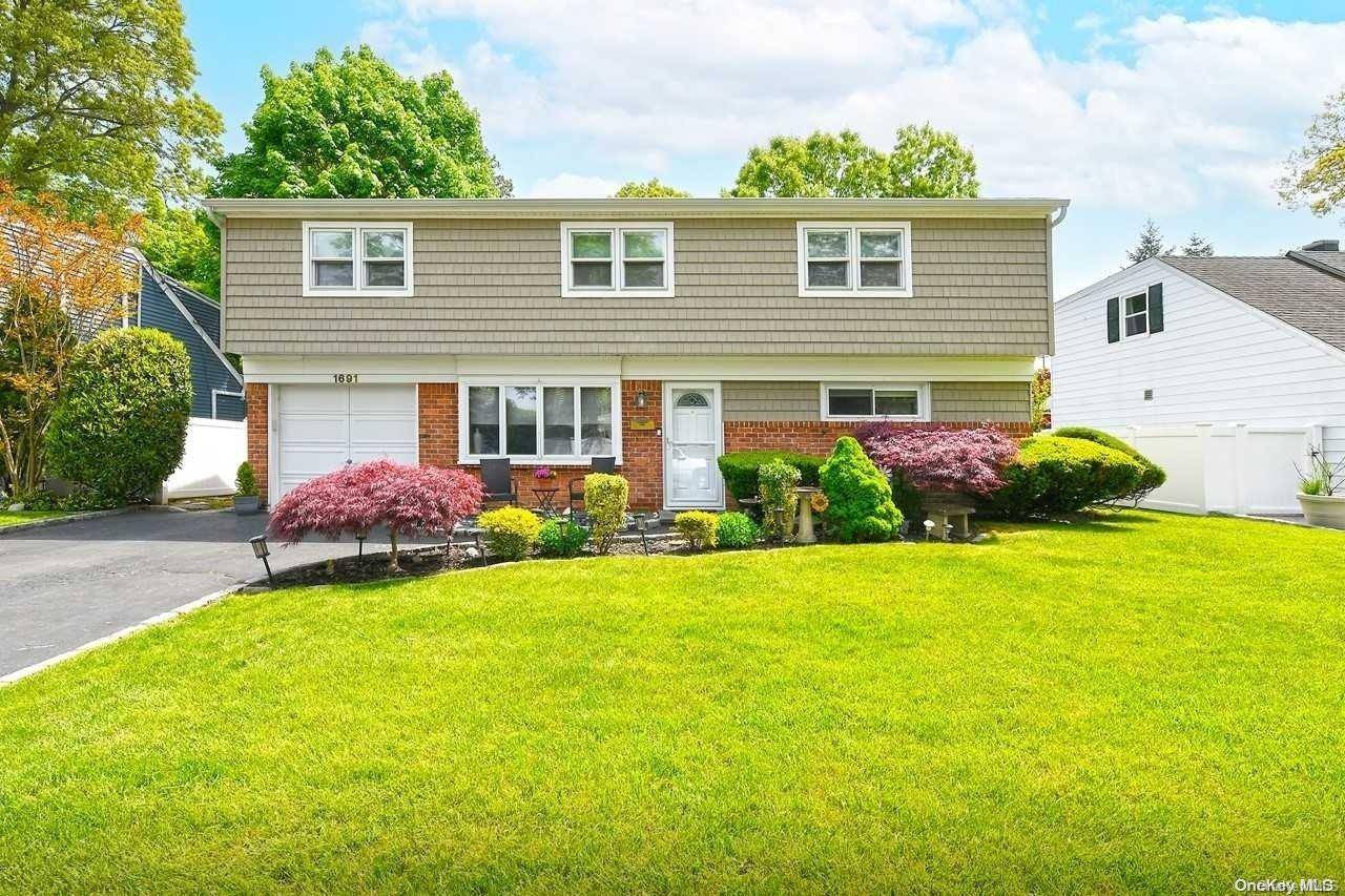 Wantagh, NY 11793,1691 Temple DR