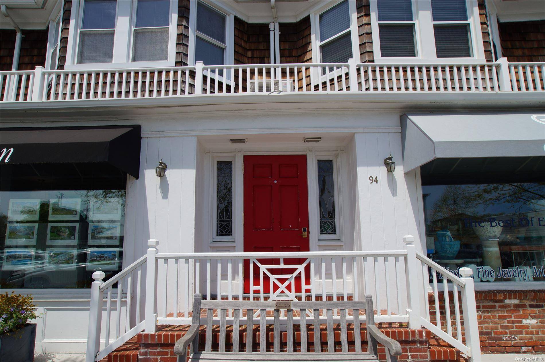 Westhampton Beach, NY 11978,90 Main ST #4