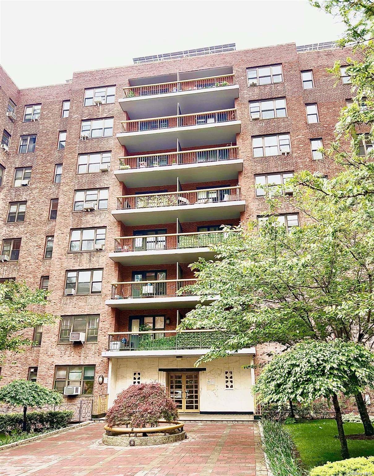 Forest Hills, NY 11375,67-76 Booth ST #7P