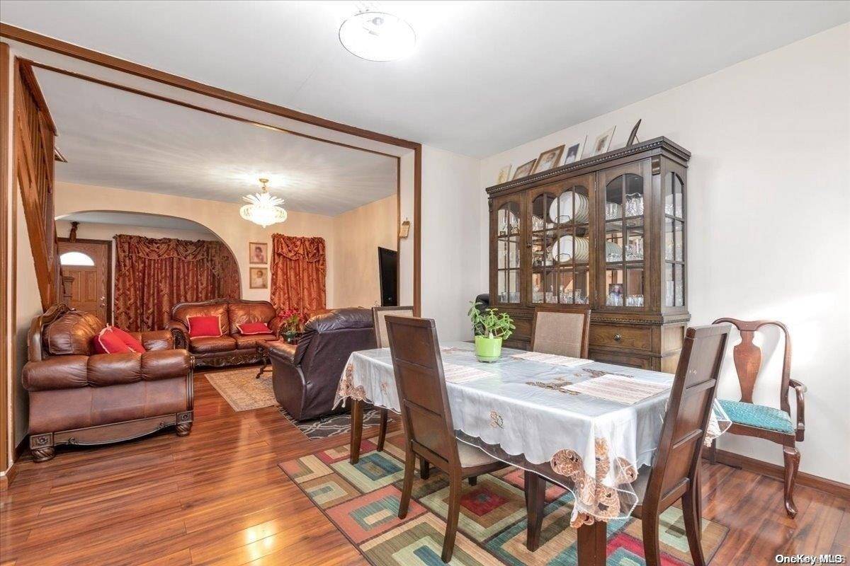 Richmond Hill, NY 11418,132-04 101st AVE