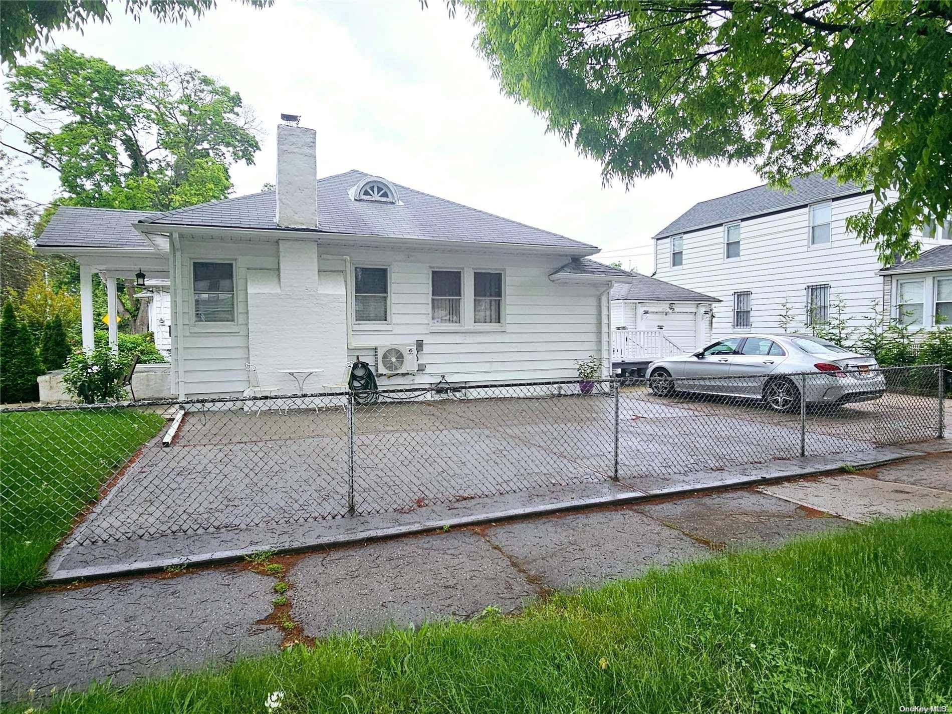 Queens Village, NY 11429,208-25 104 AVE