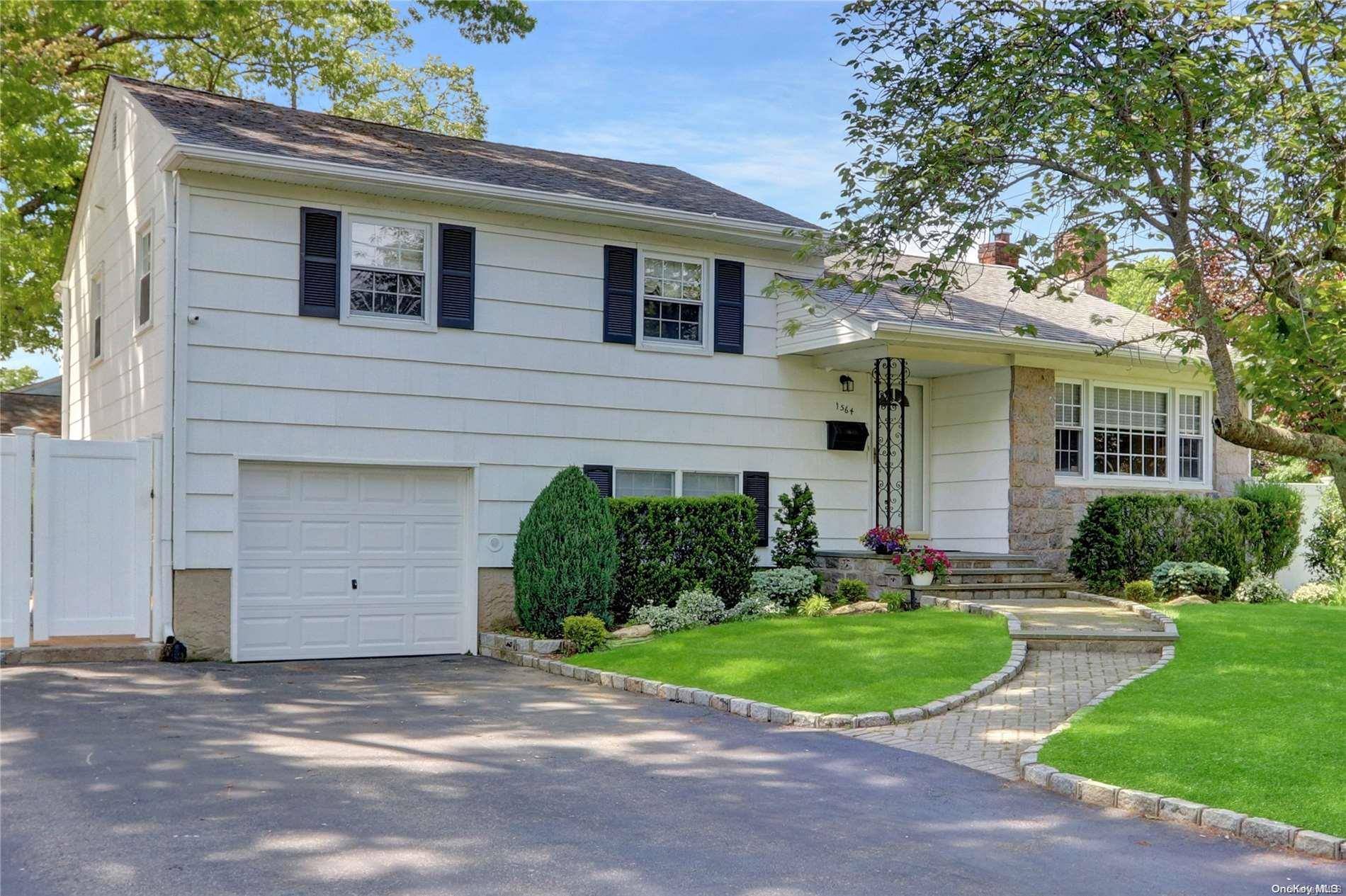 Wantagh, NY 11793,1564 Hannington AVE