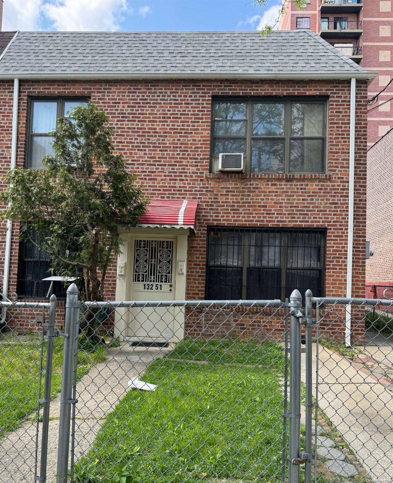 Flushing, NY 11355,132-51 Avery AVE