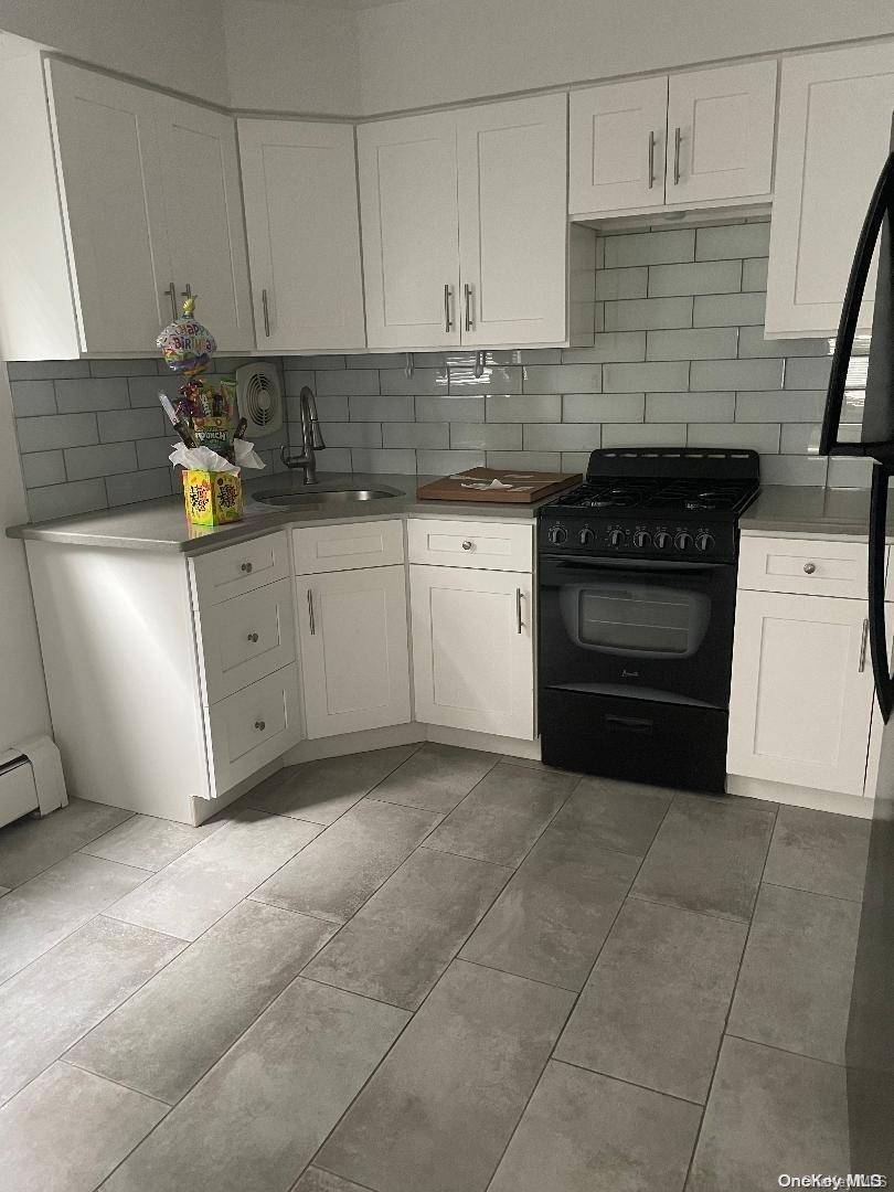 Flushing, NY 11363,37-20 Brookside ST #1