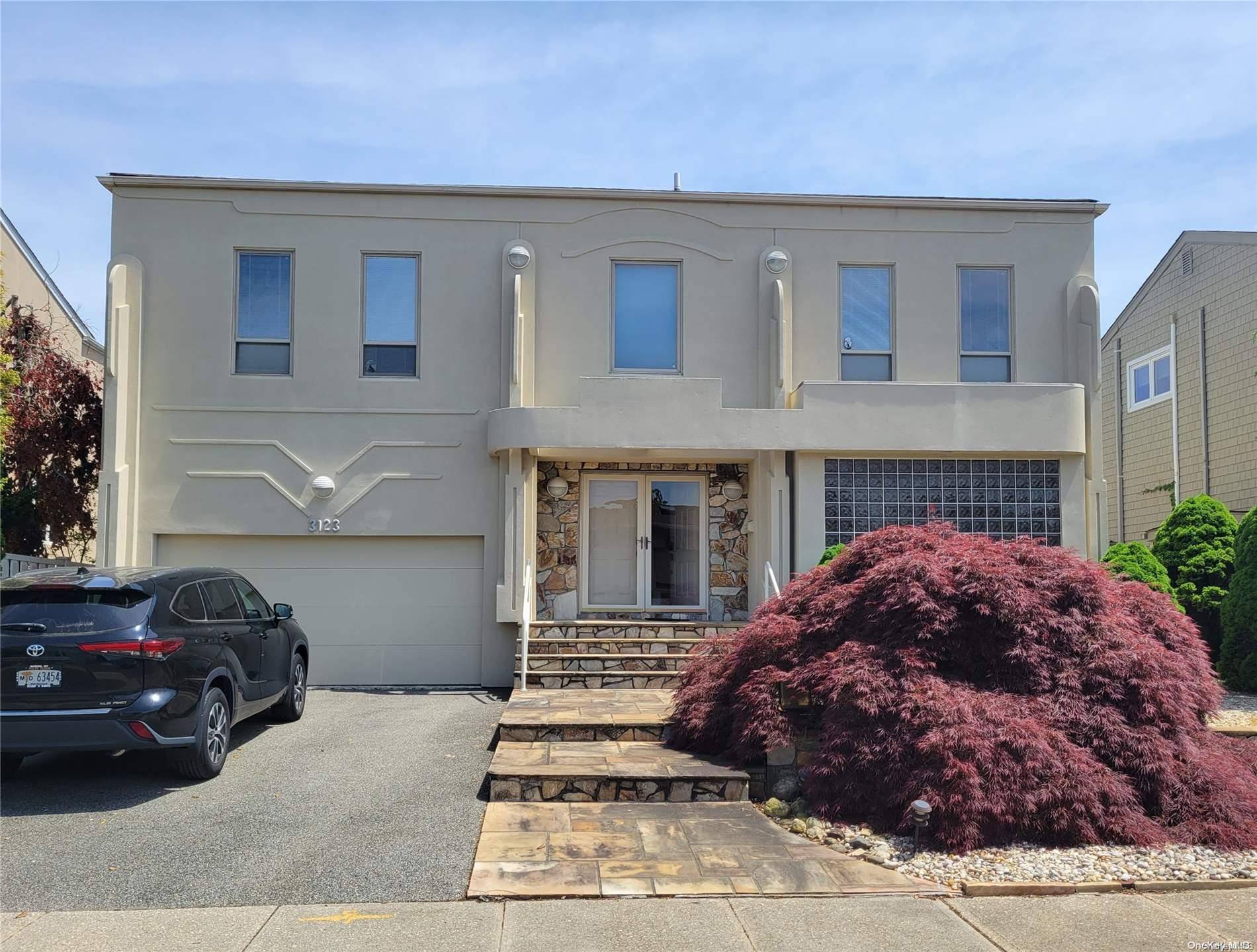 Bellmore, NY 11710,3123 Judith DR