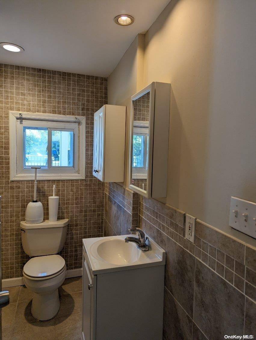 North Babylon, NY 11703,9 Hamilton AVE