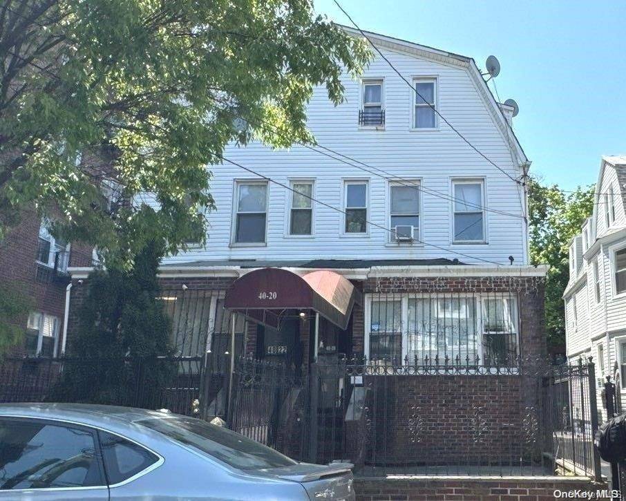 Elmhurst, NY 11373,40-20 80th ST