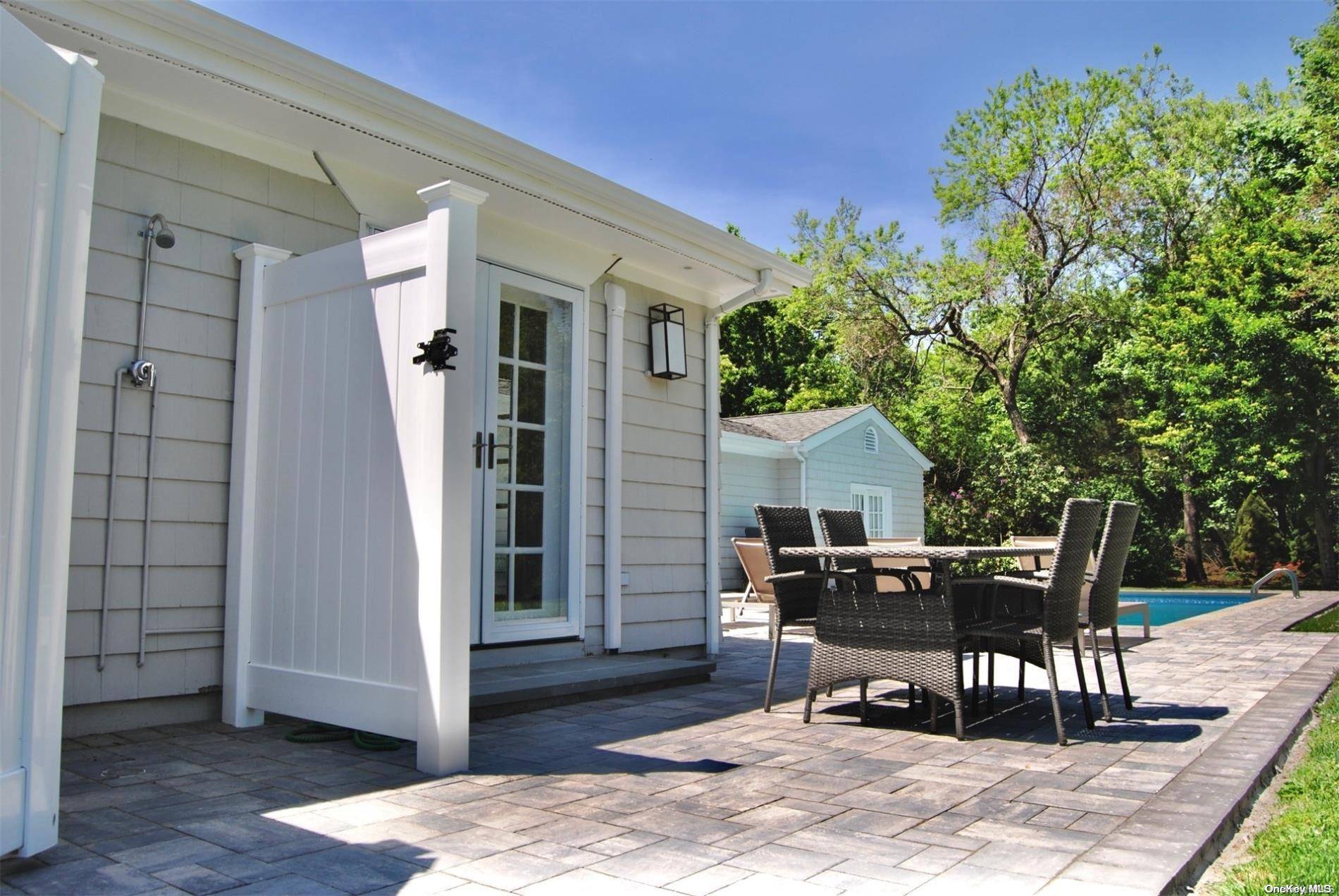 Southampton, NY 11968,112 Moses LN
