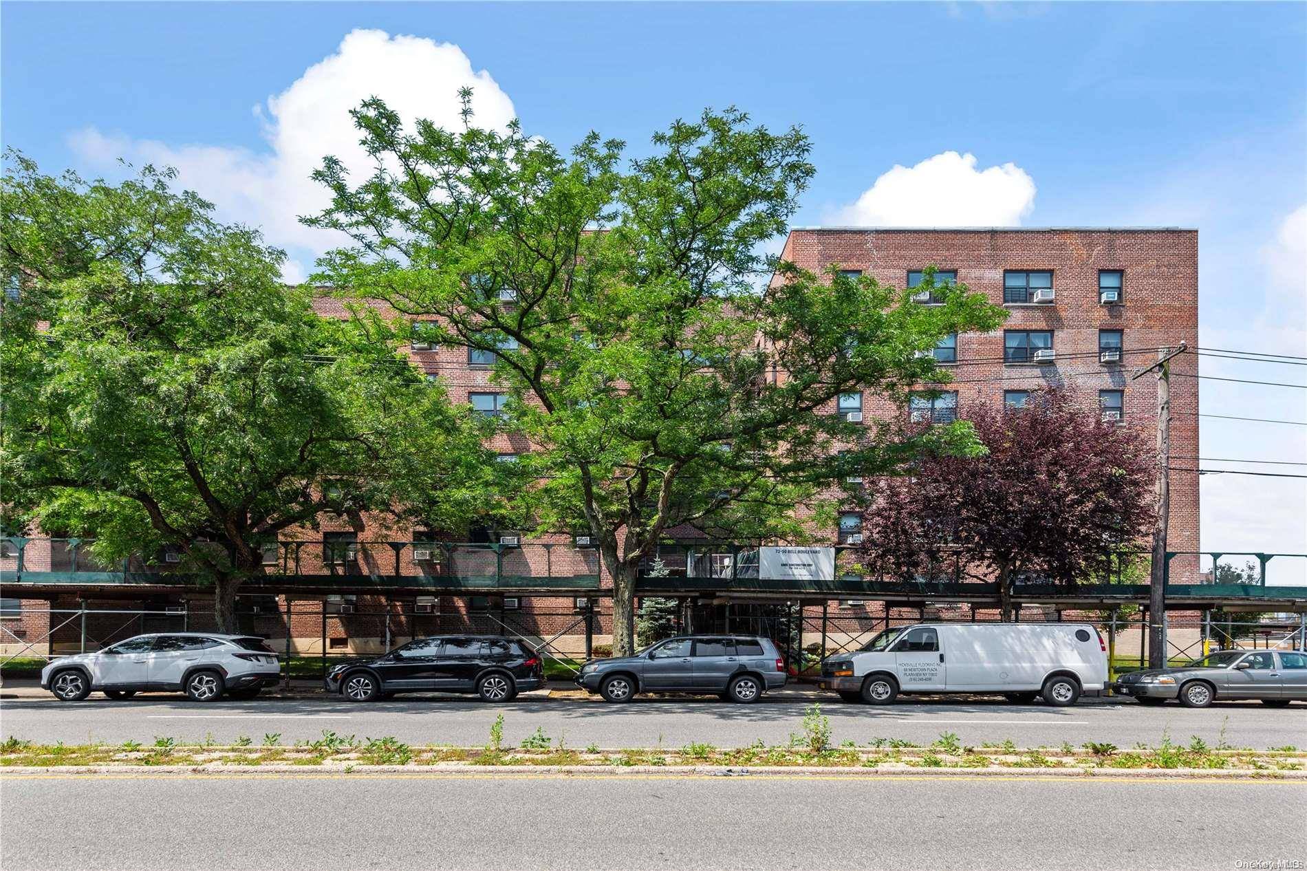 Oakland Gardens, NY 11364,73-50 Bell BLVD #5G