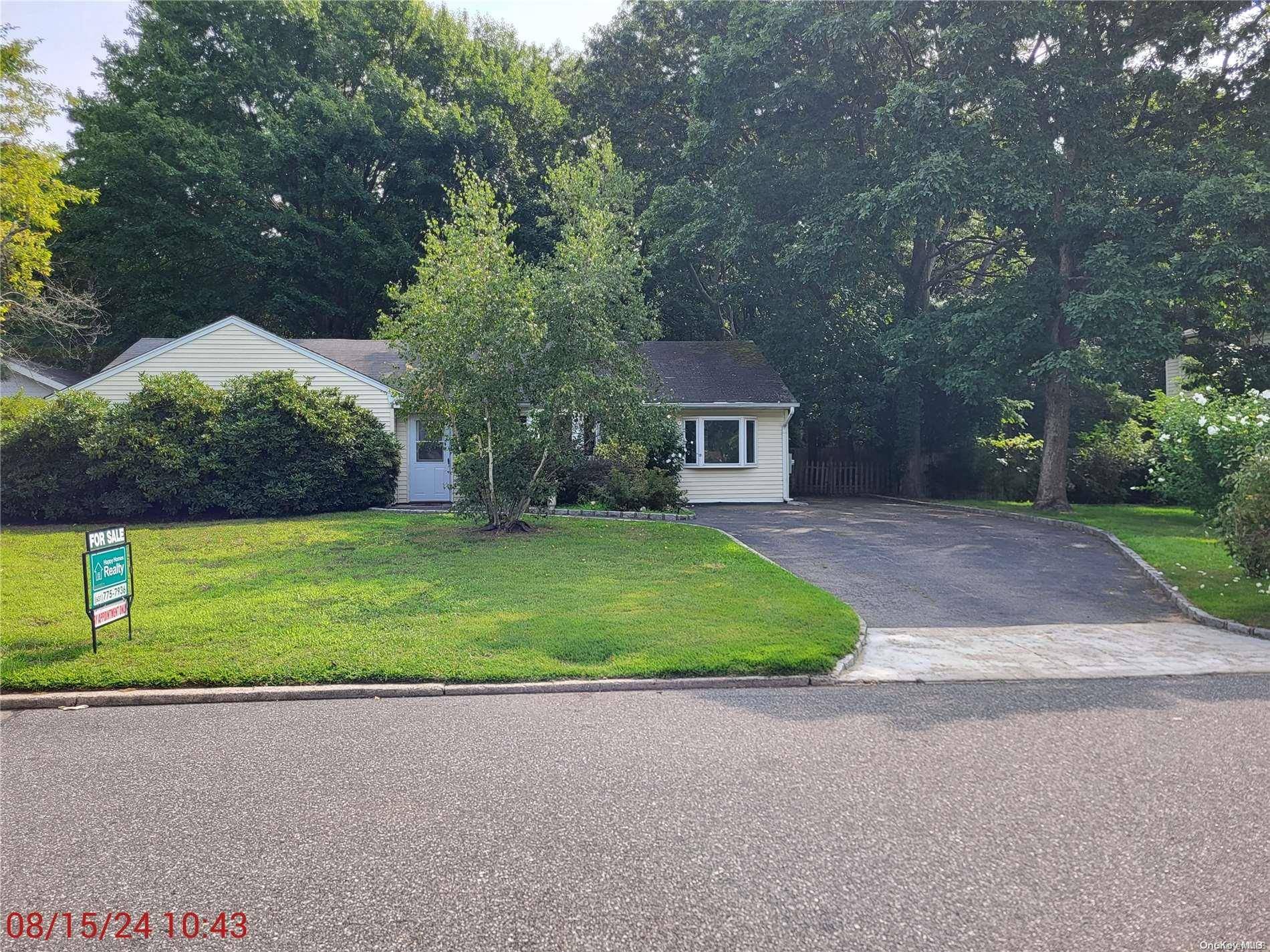 Coram, NY 11727,33 Felway DR