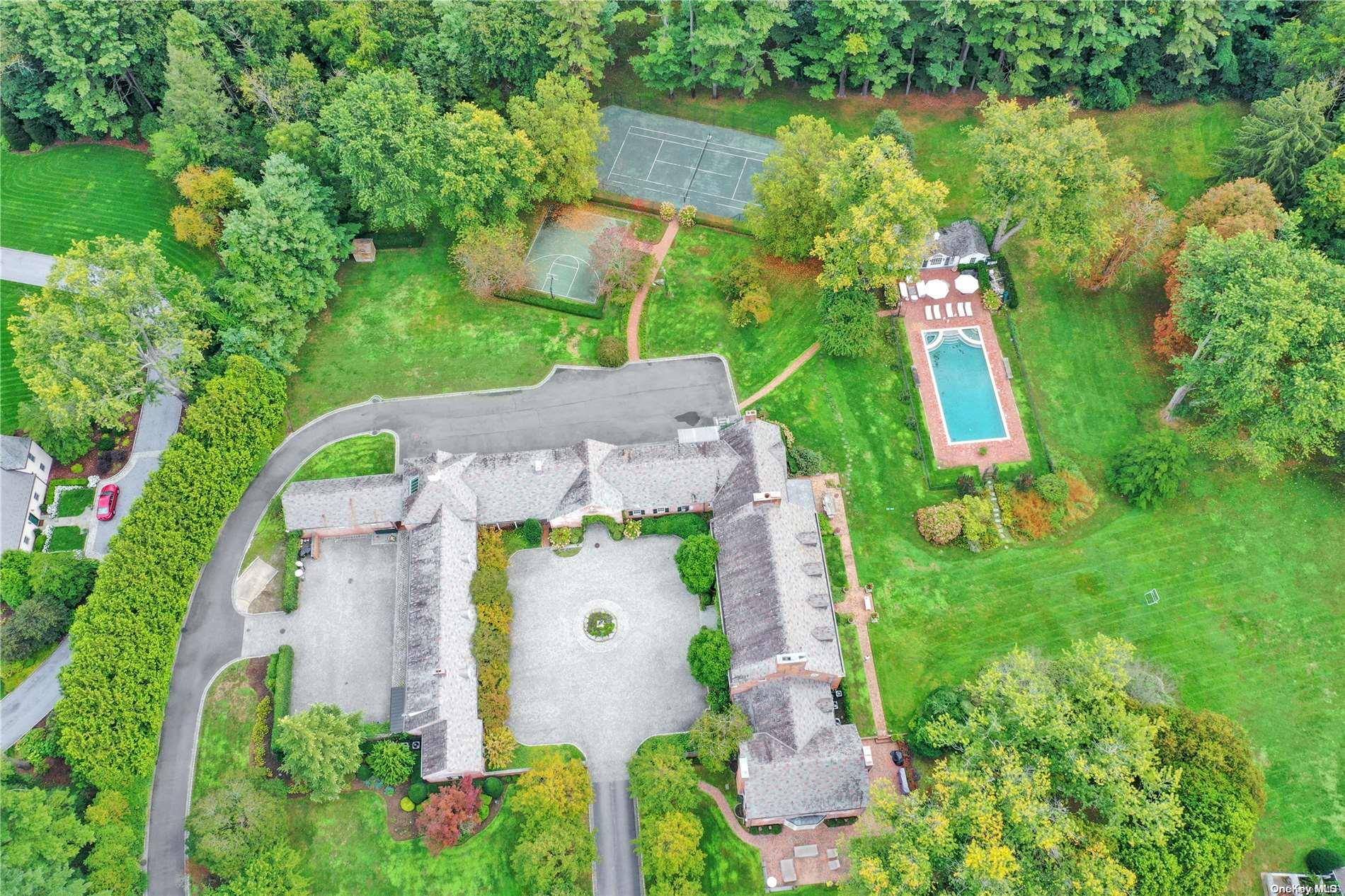 Upper Brookville, NY 11545,60 Piping Rock RD