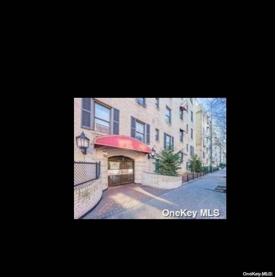 Astoria, NY 11101,21-05 33 ST #5F