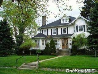 Huntington, NY 11743,27 W Neck RD #2nd Fl