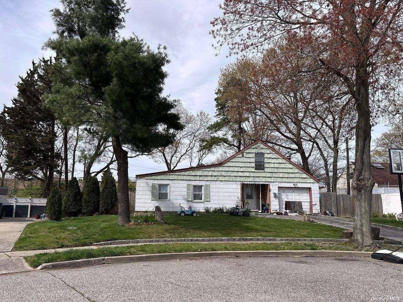 Holbrook, NY 11741,3 Hillberry CIR