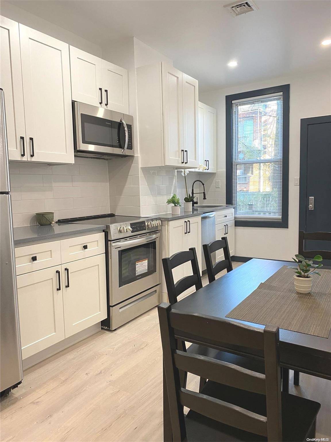 Astoria, NY 11102,2529 Crescent #1R