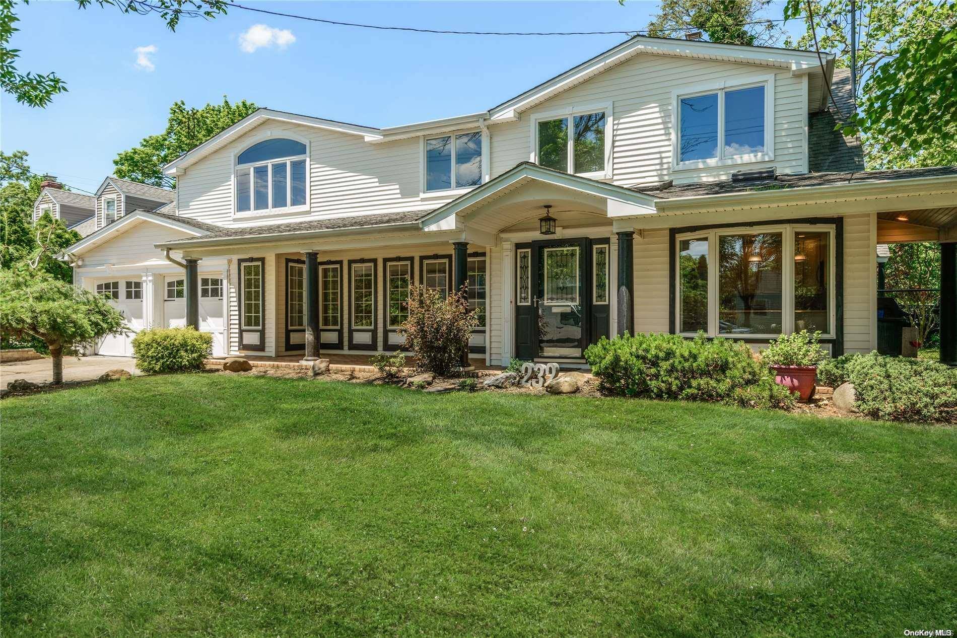 Carle Place, NY 11514,232 Jerome AVE