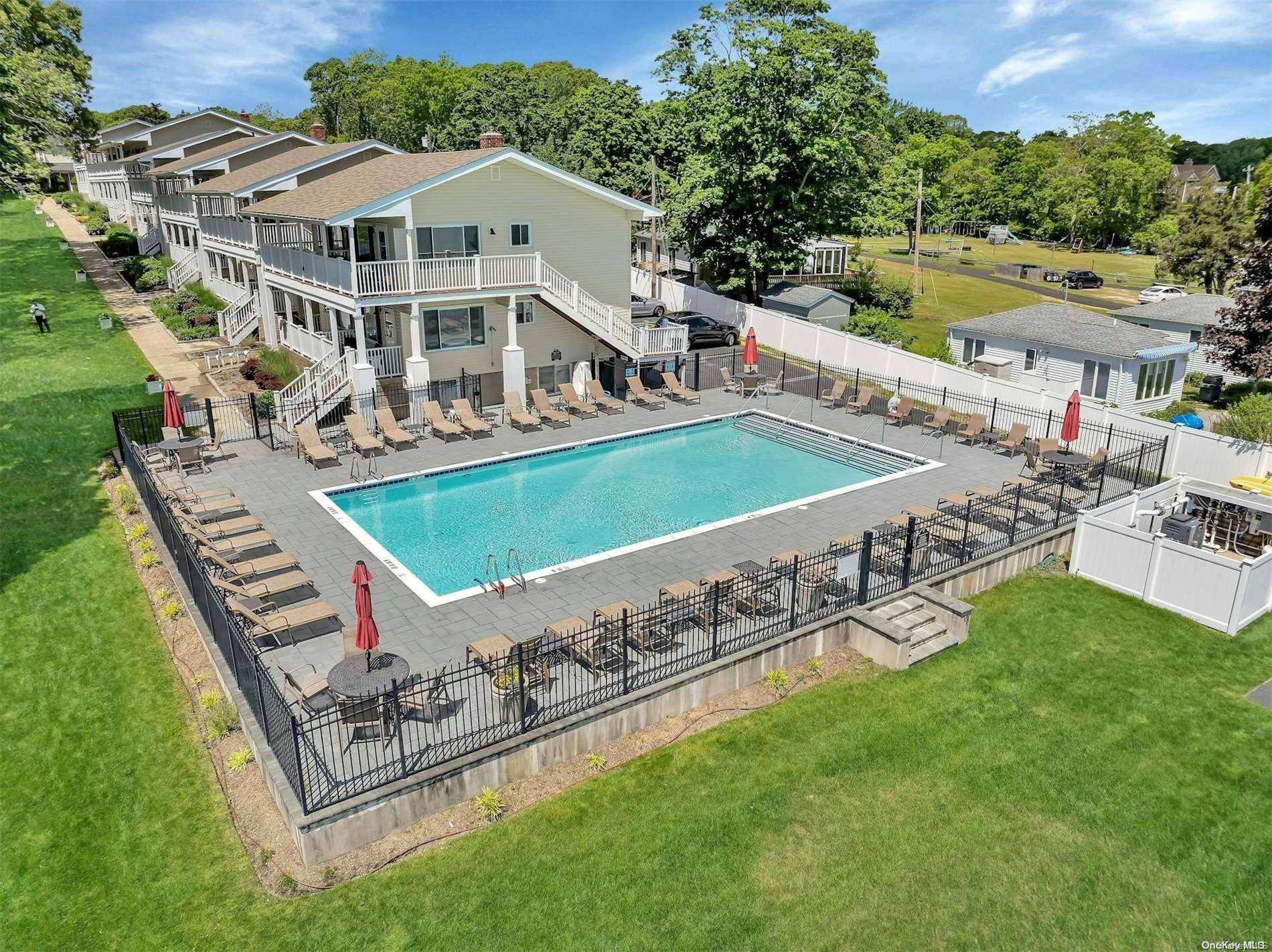 Hampton Bays, NY 11946,81 West Tiana RD #b5