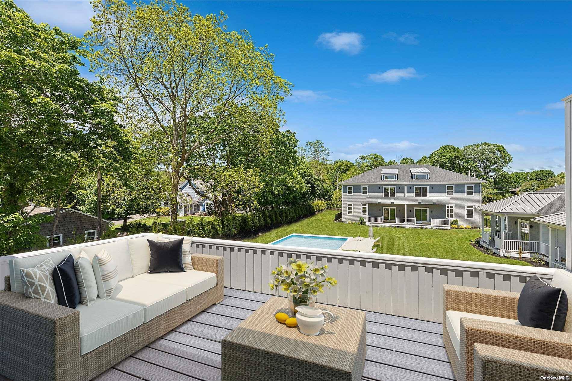 Westhampton, NY 11977,21 Montauk Hwy #11 #11