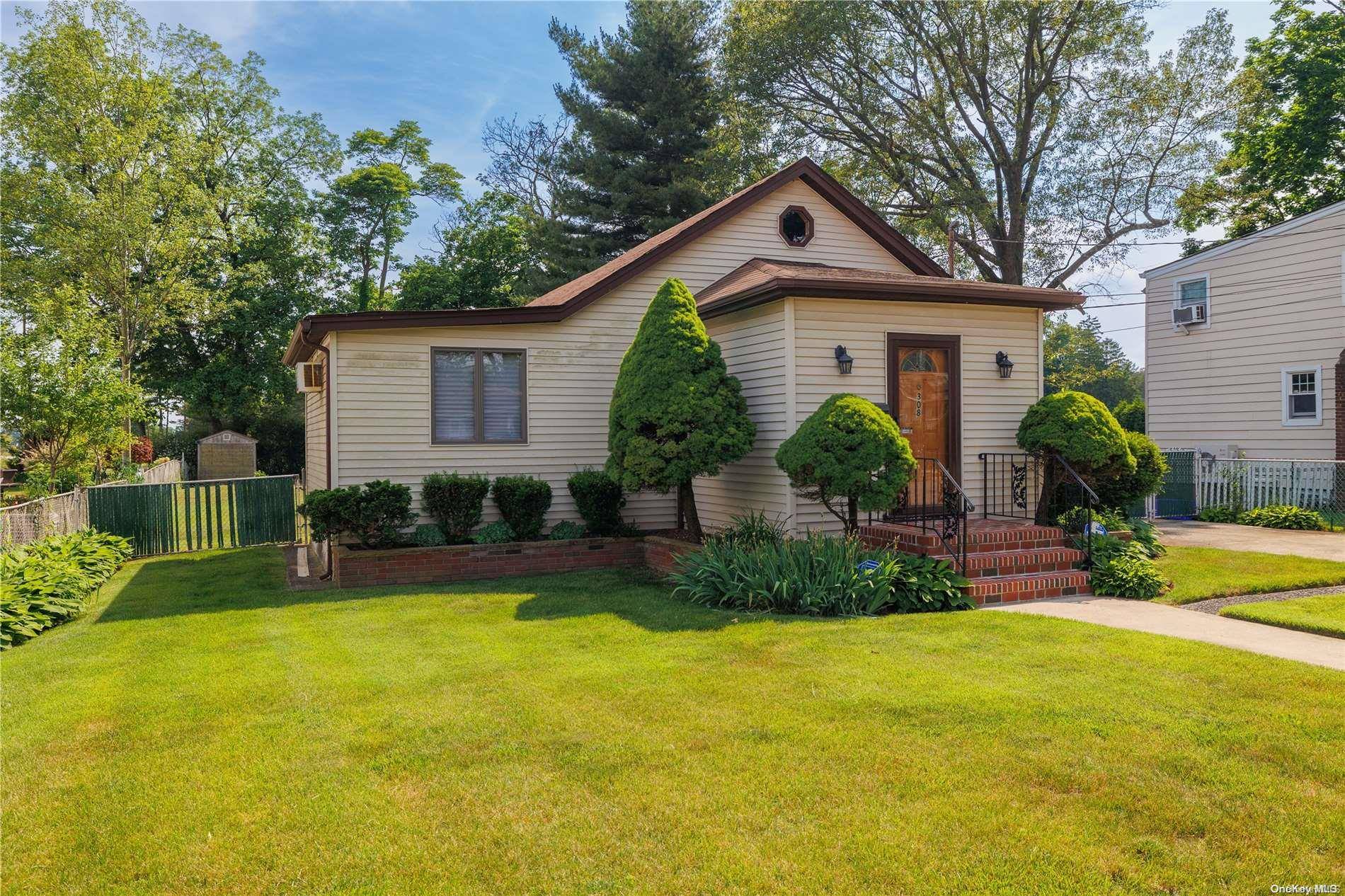 South Hempstead, NY 11550,308 Cedar ST