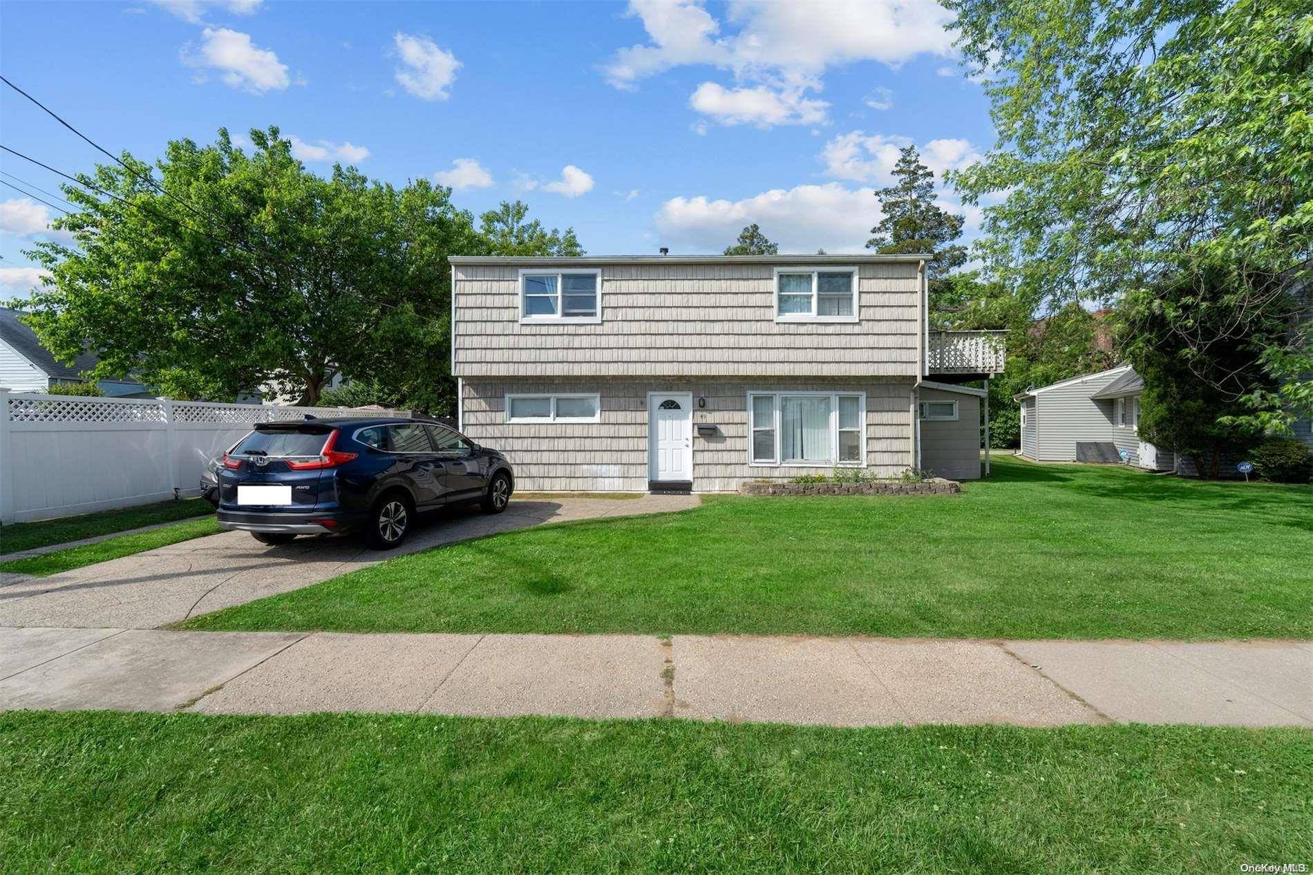 Lynbrook, NY 11563,49 Stratford RD