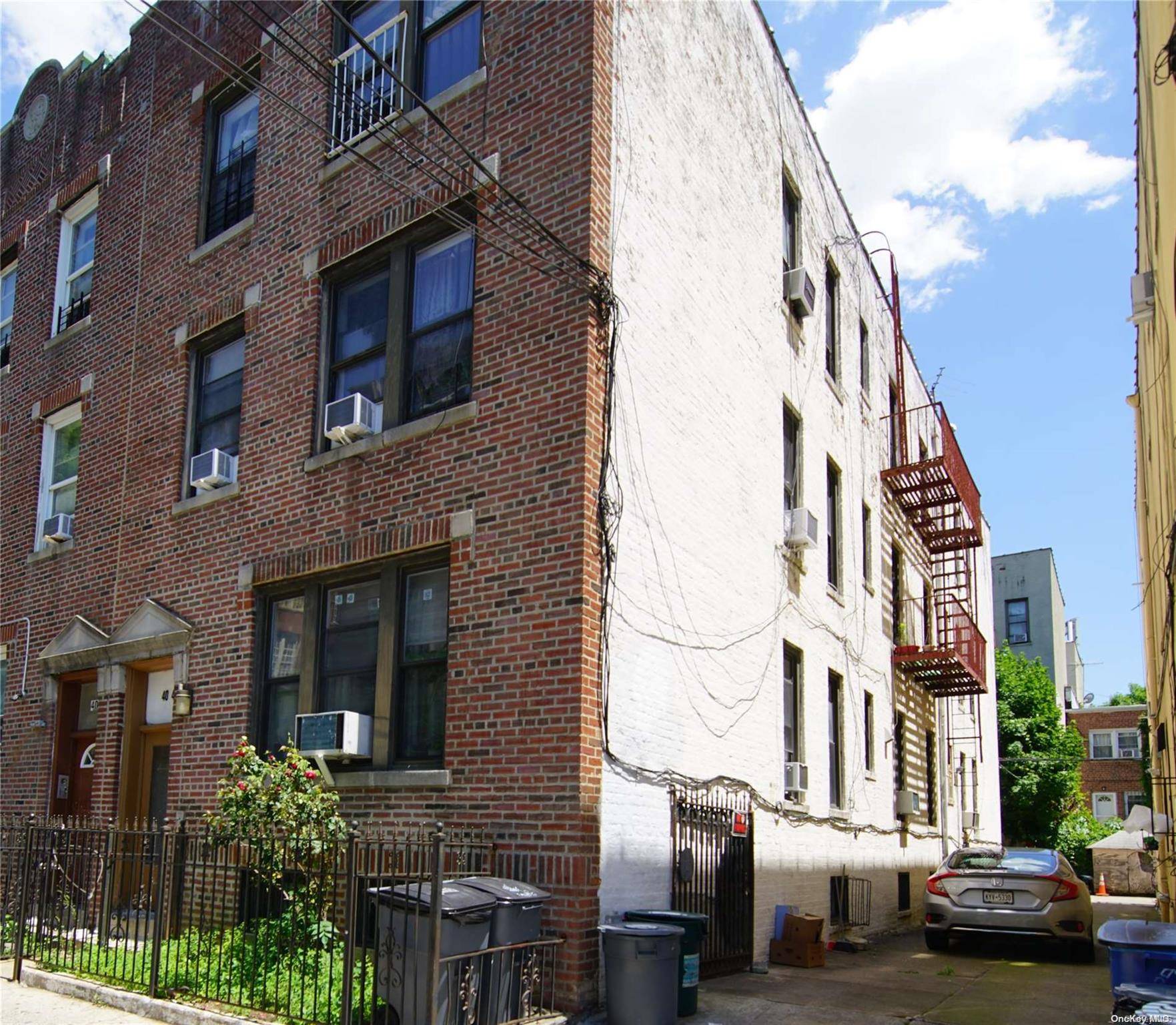 Corona, NY 11368,40-45 99th ST