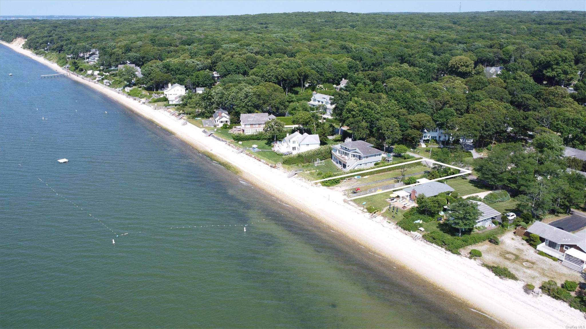 Southampton, NY 11968,18 Bay View RD