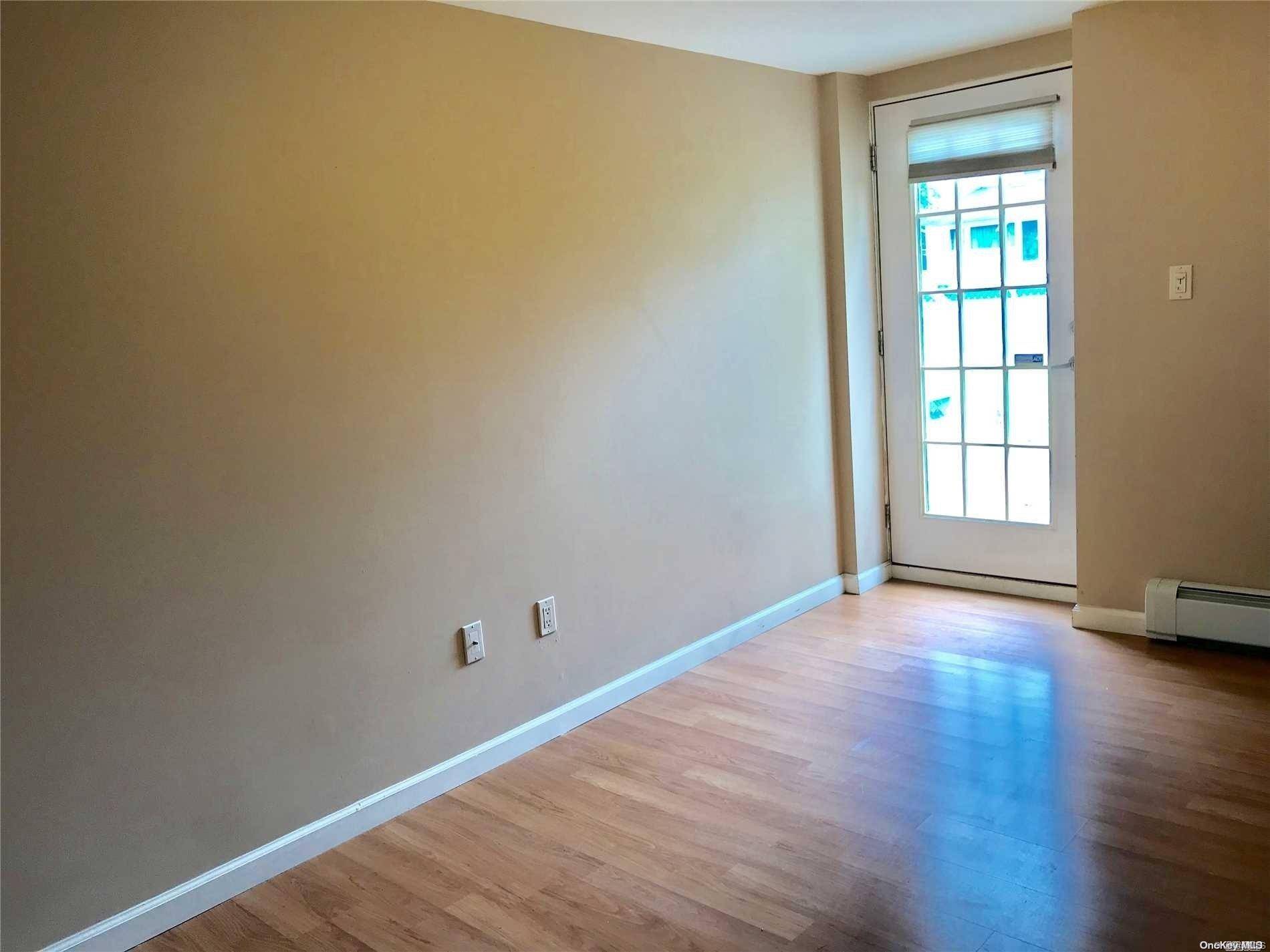 North Babylon, NY 11703,520 Thorn ST