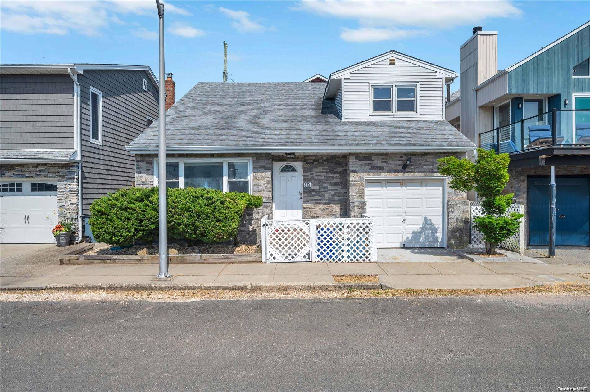 Long Beach, NY 11561,84 Doyle ST