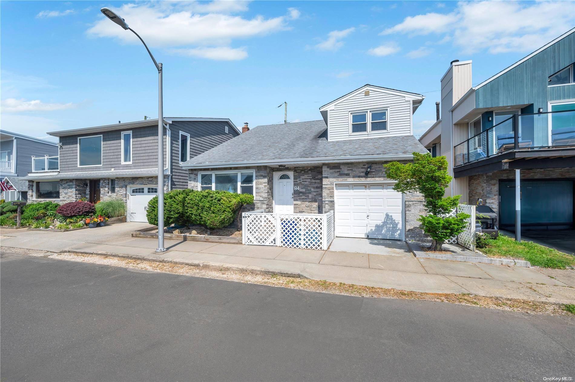 Long Beach, NY 11561,84 Doyle ST